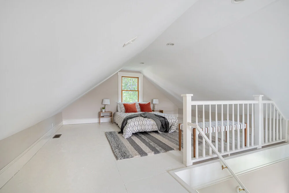 Attic Bedroom-12.jpg
