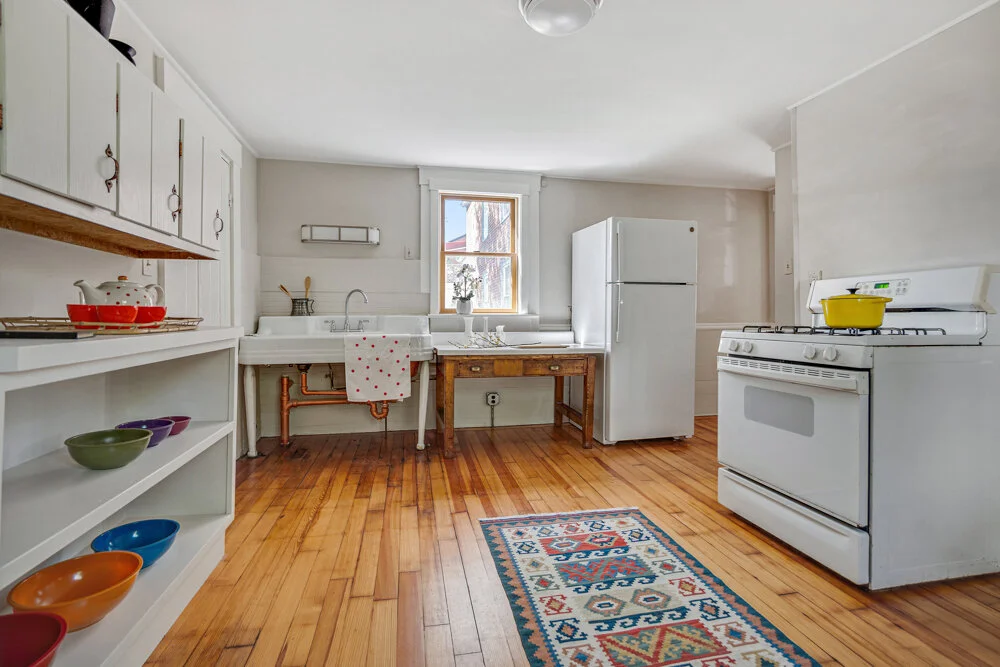 Kitchen 1-3.jpg