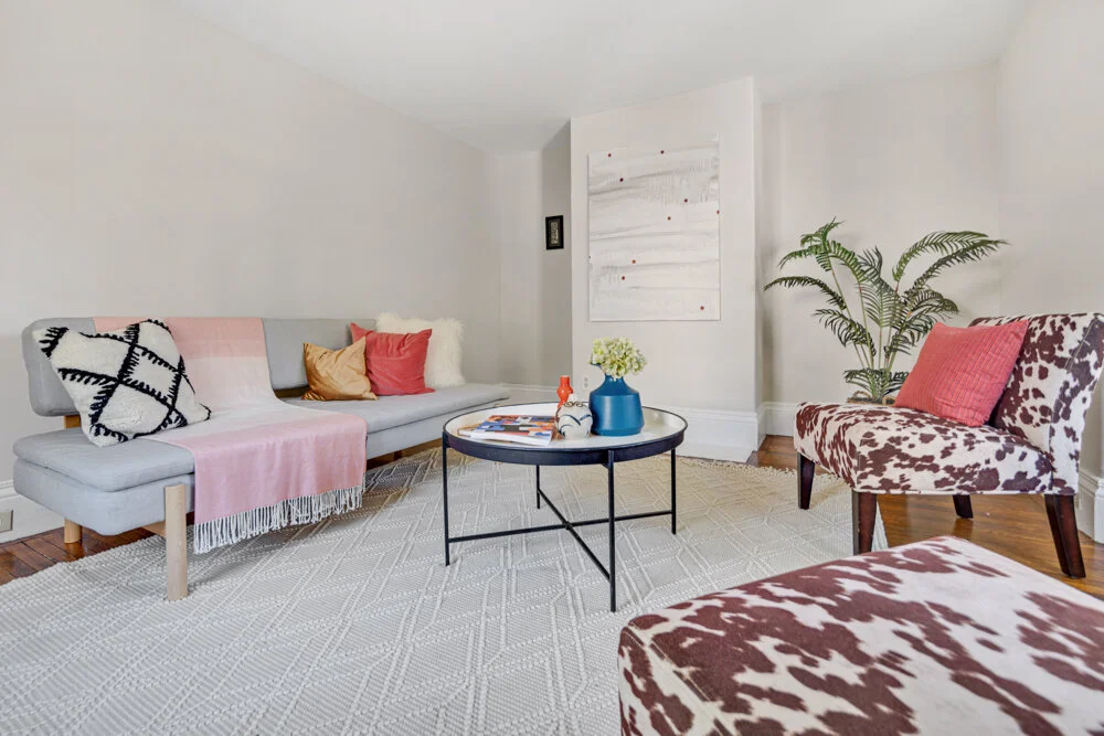 Living Room-10.jpg