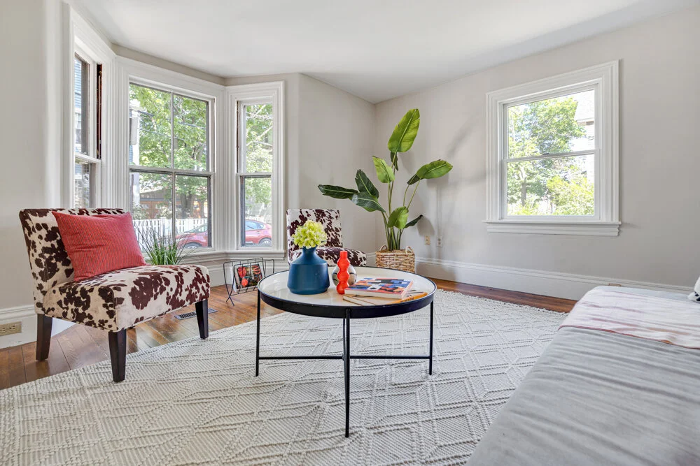 Living Room-6.jpg