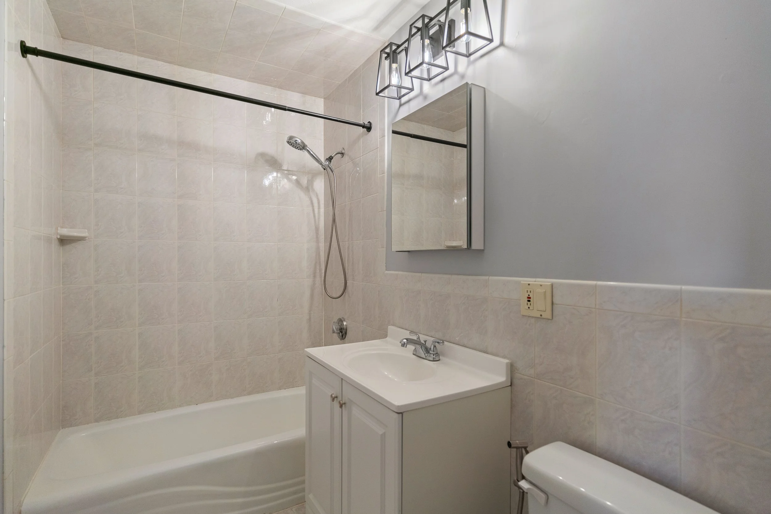 WEB-PRINT_-2_INTERIORS(5).jpg