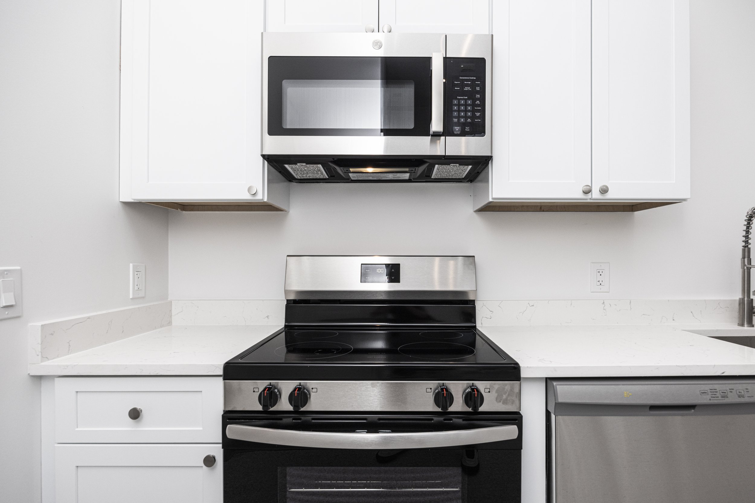 Copy of 80 Middlesex St. 302 Studio-19.jpg