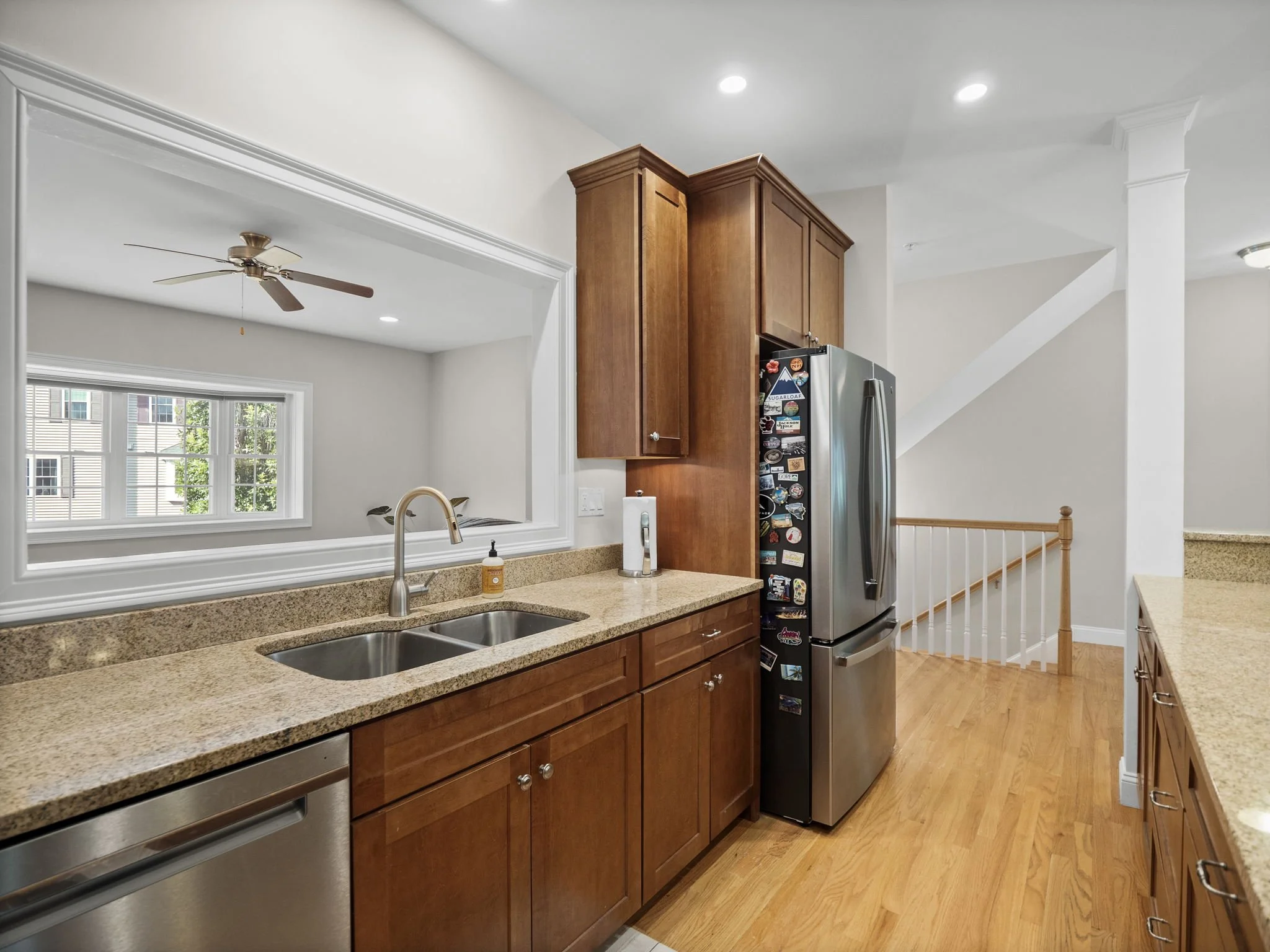 15-web-or-mls-262 Winn St B Burlington MA 14.jpg