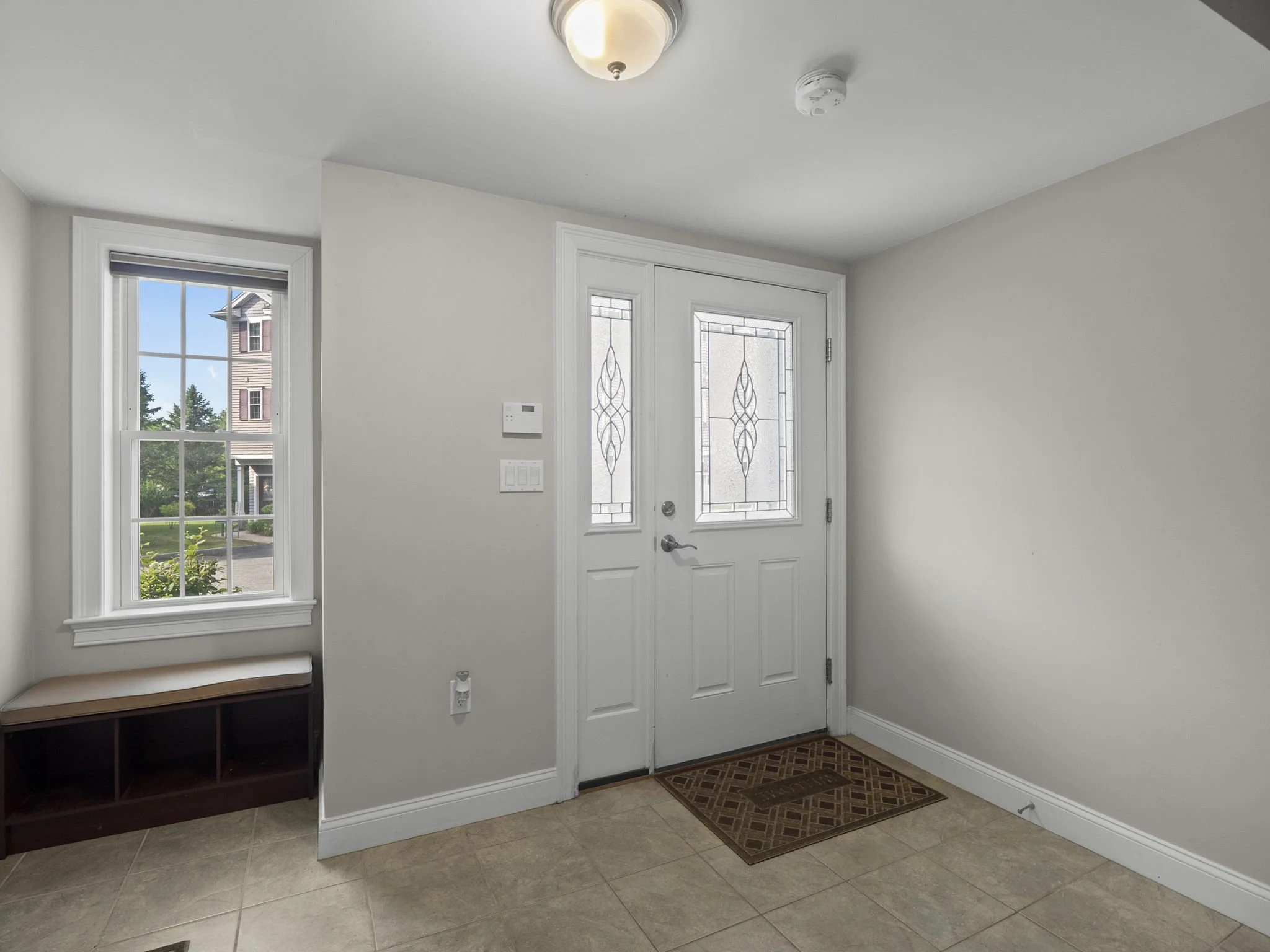 17-web-or-mls-262 Winn St B Burlington MA 1.jpg