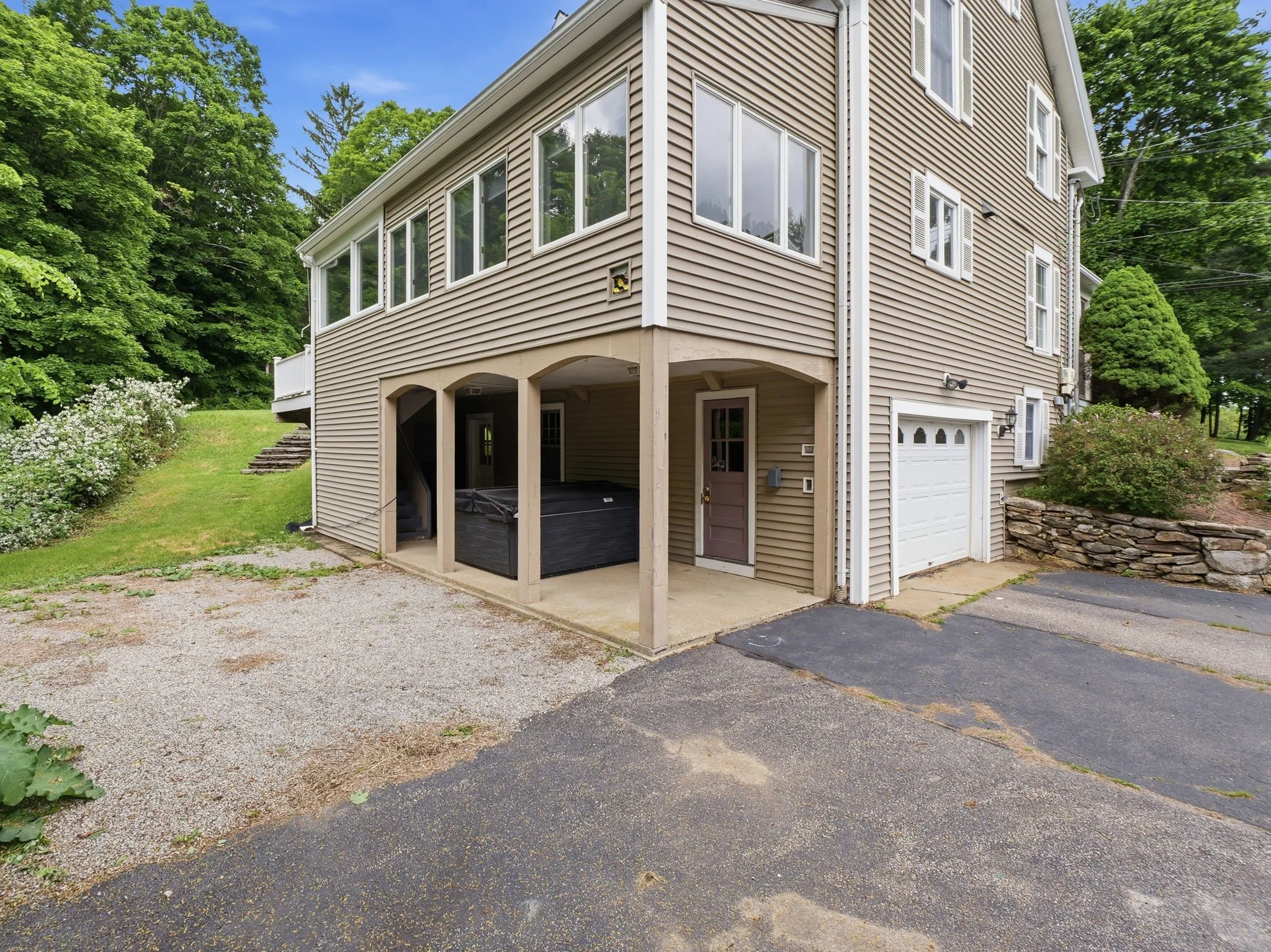 45-web-or-mls-98_Walnut_St_North_Brookfield_MA_042.jpg