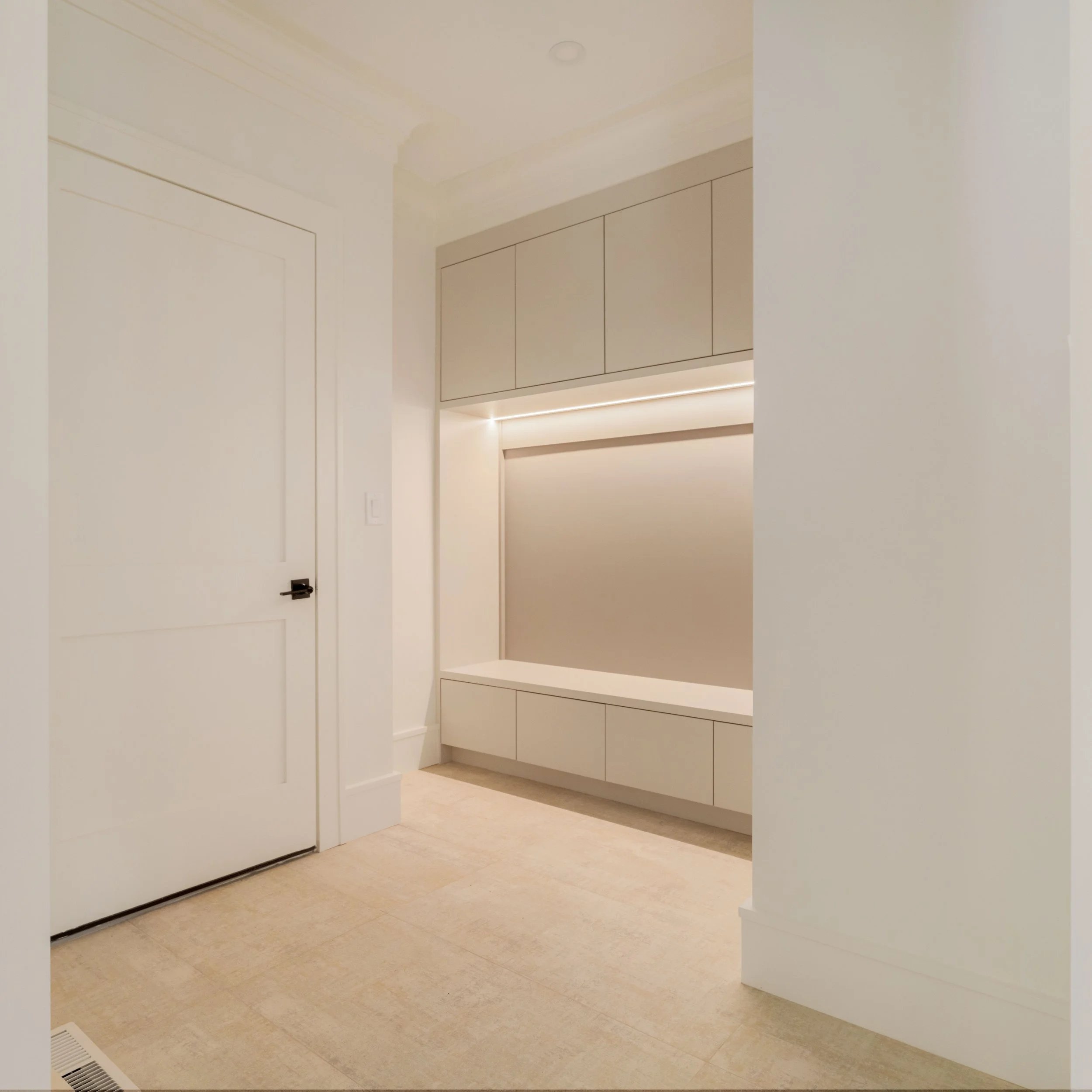 MUDROOM.jpg