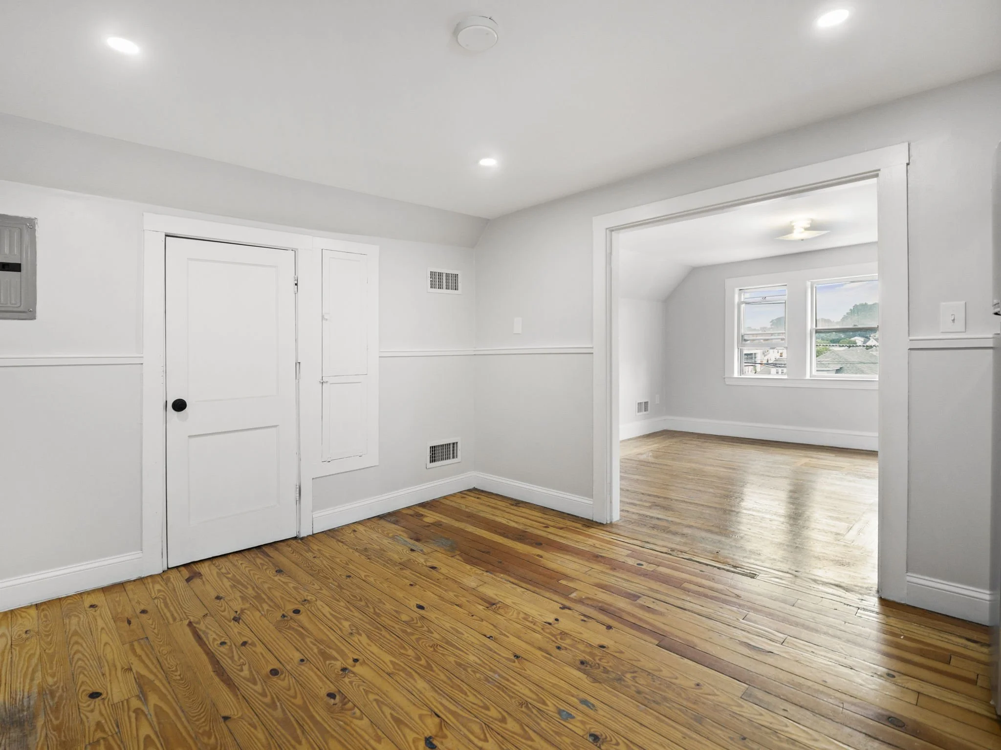 28-web-or-mls-2&3 149 Mountain Ave, Revere, MA 28.jpg