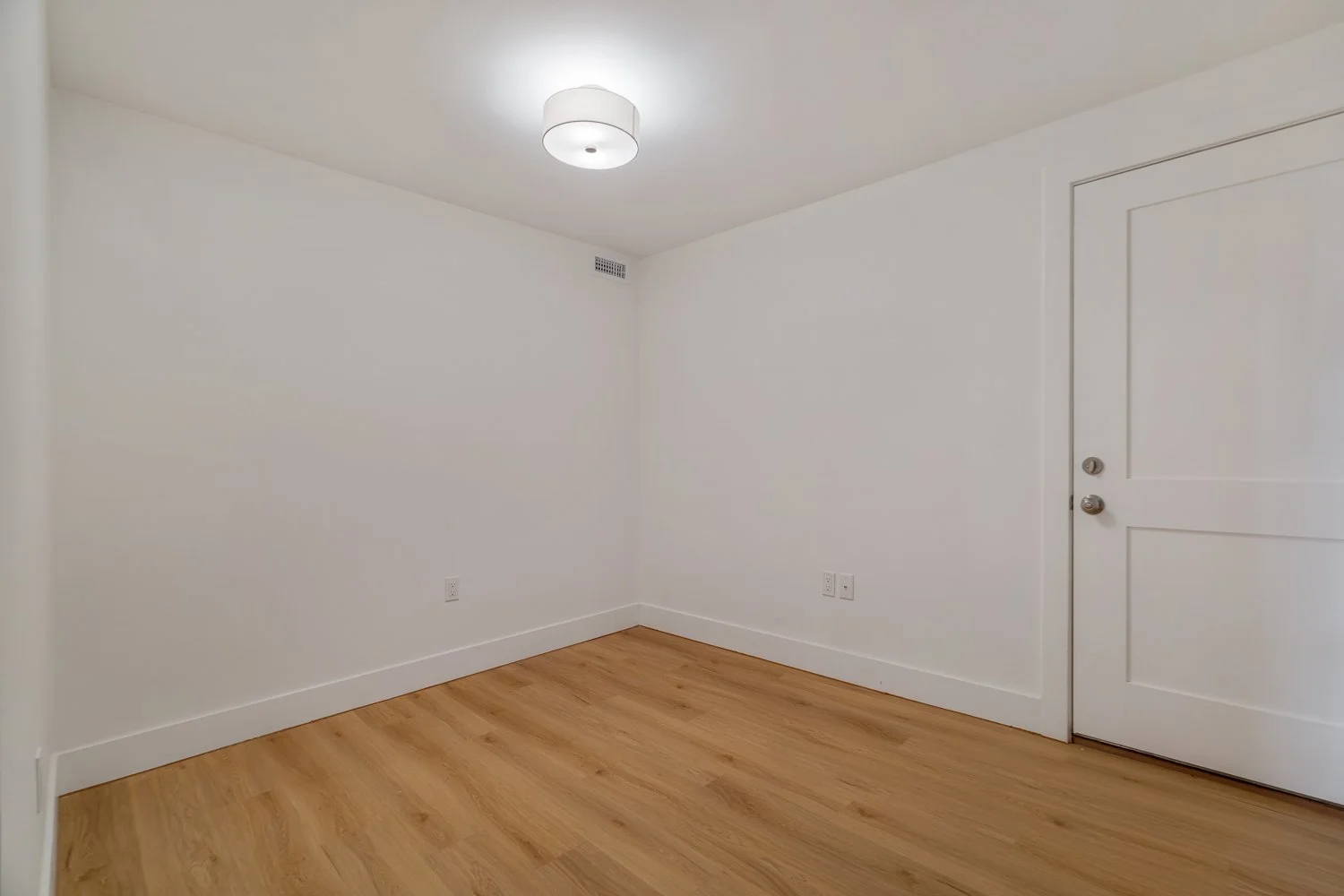 Lower Level-08497.jpg