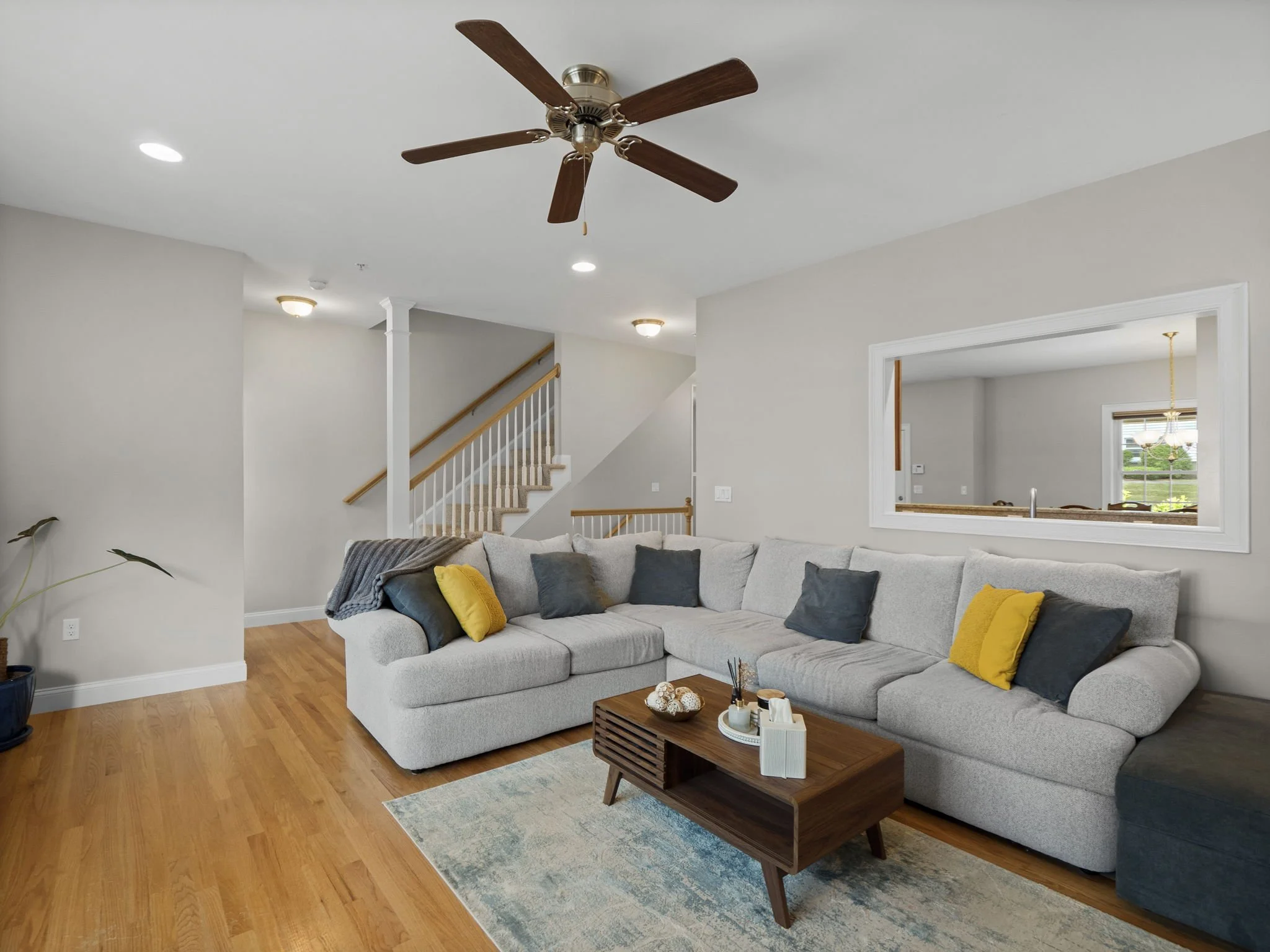4-web-or-mls-262 Winn St B Burlington MA 18.jpg