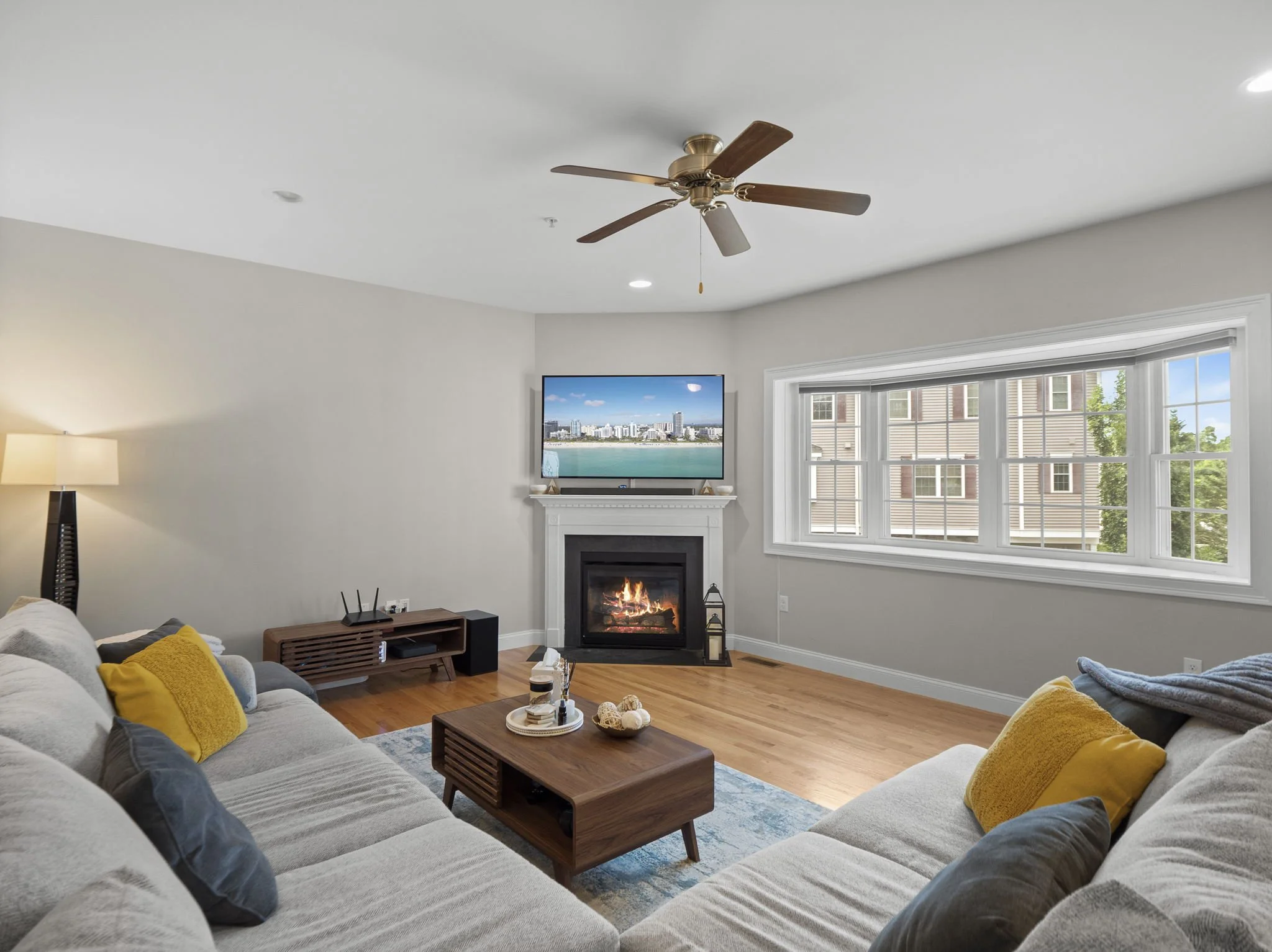 2-web-or-mls-262 Winn St B Burlington MA 16.jpg
