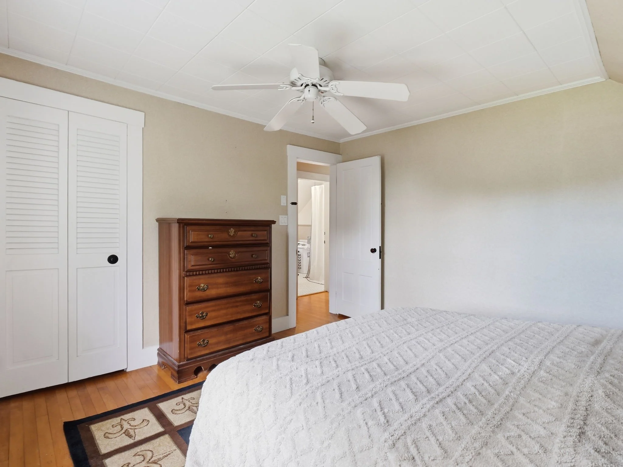 26-web-or-mls-98_Walnut_St_North_Brookfield_MA_028.jpg
