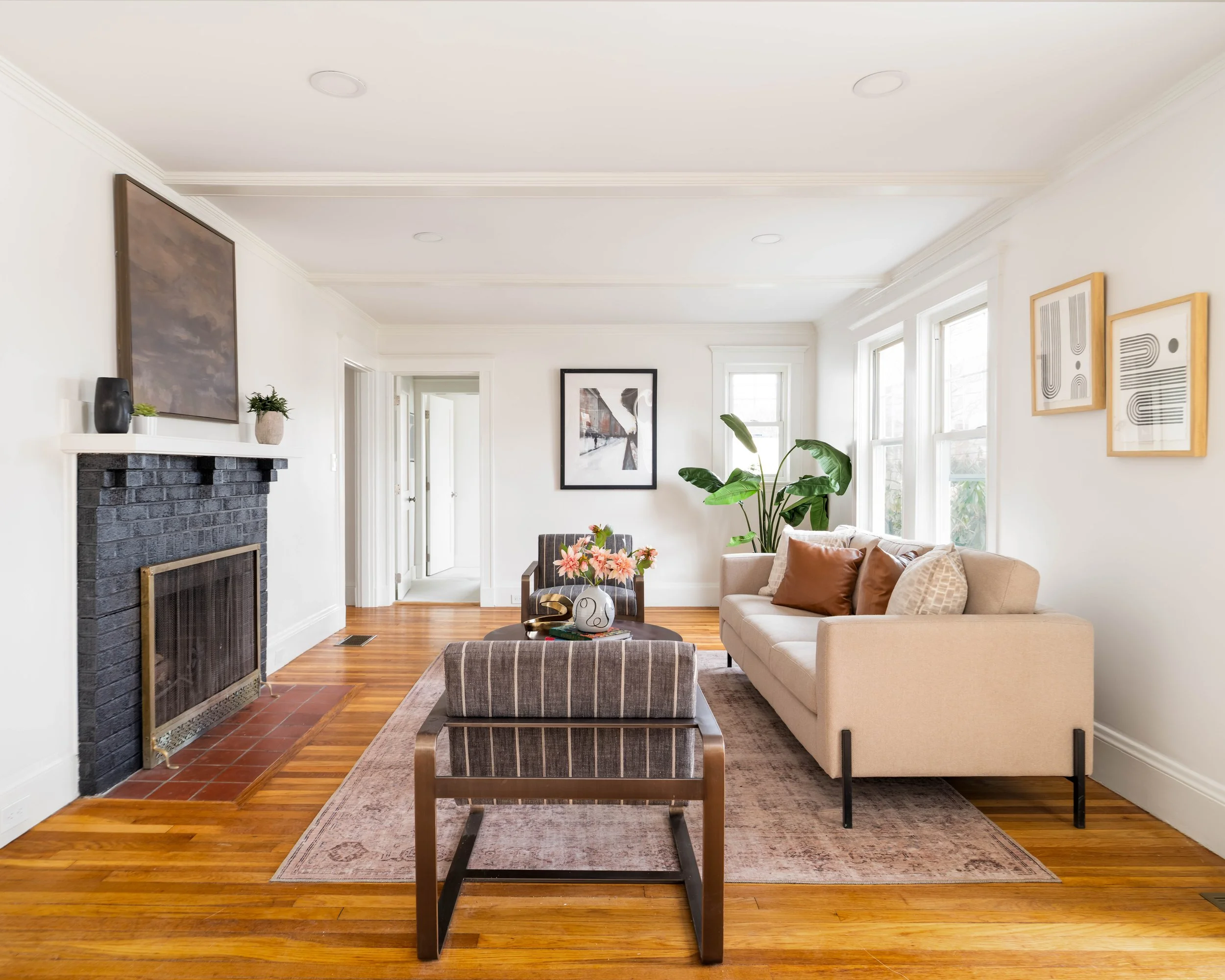 Living Room--16.jpg