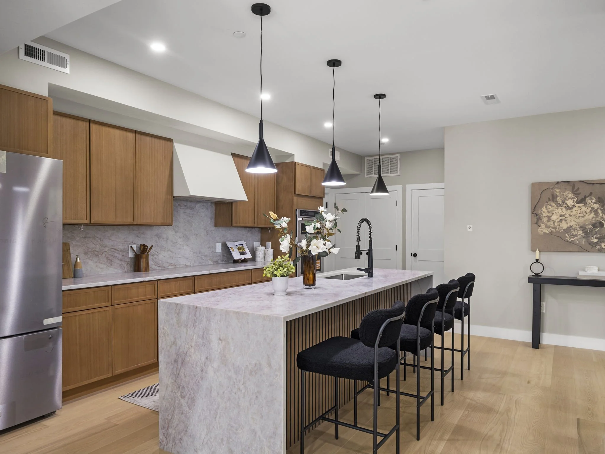 82-web-or-mls-106 Bunker Hill St 3R Boston MA 8.jpg