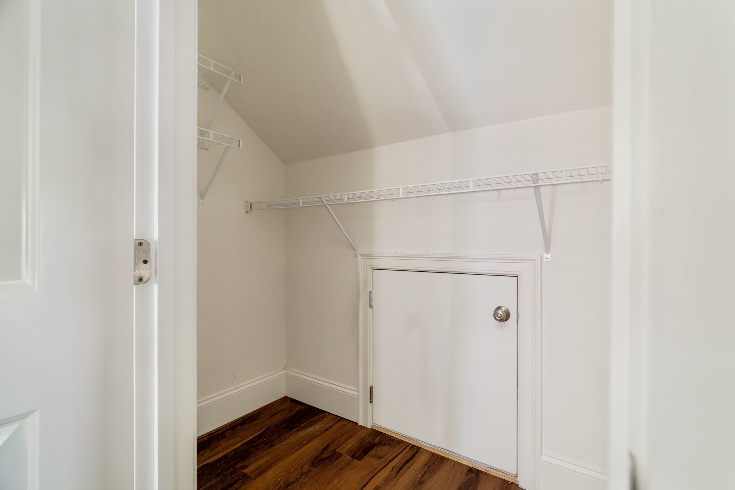 Primary Bed & Bath-08994.jpg