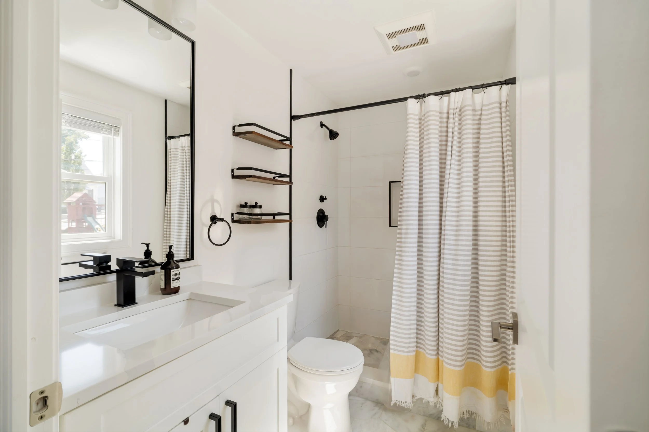 Primary Bed & Bath-01779.jpg