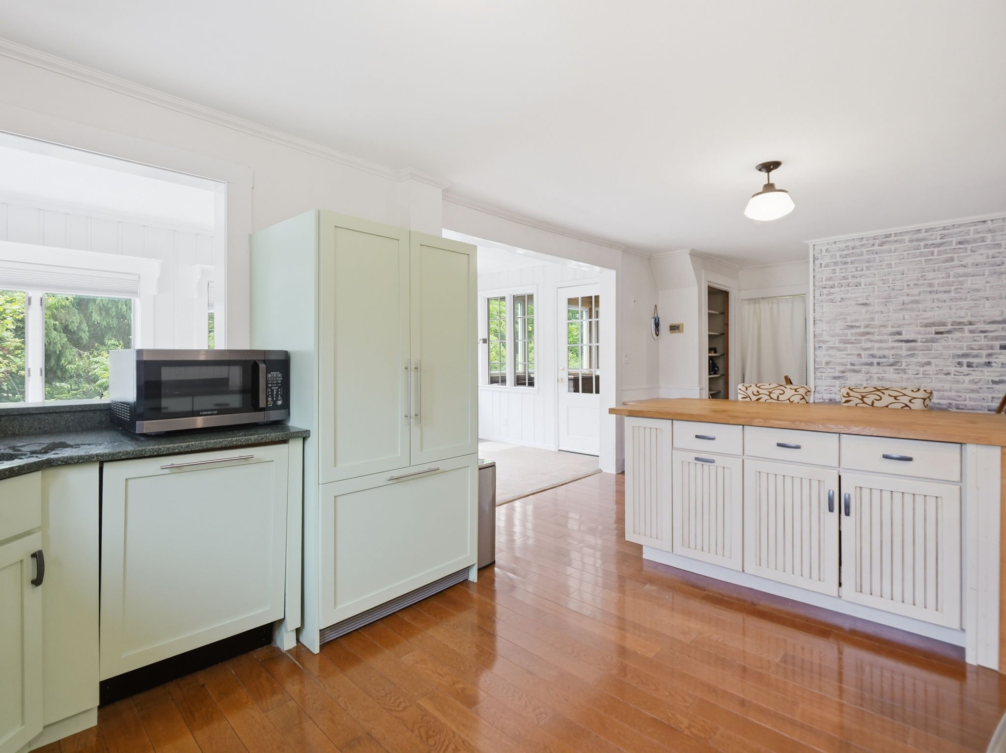 8-web-or-mls-98_Walnut_St_North_Brookfield_MA_018.jpg