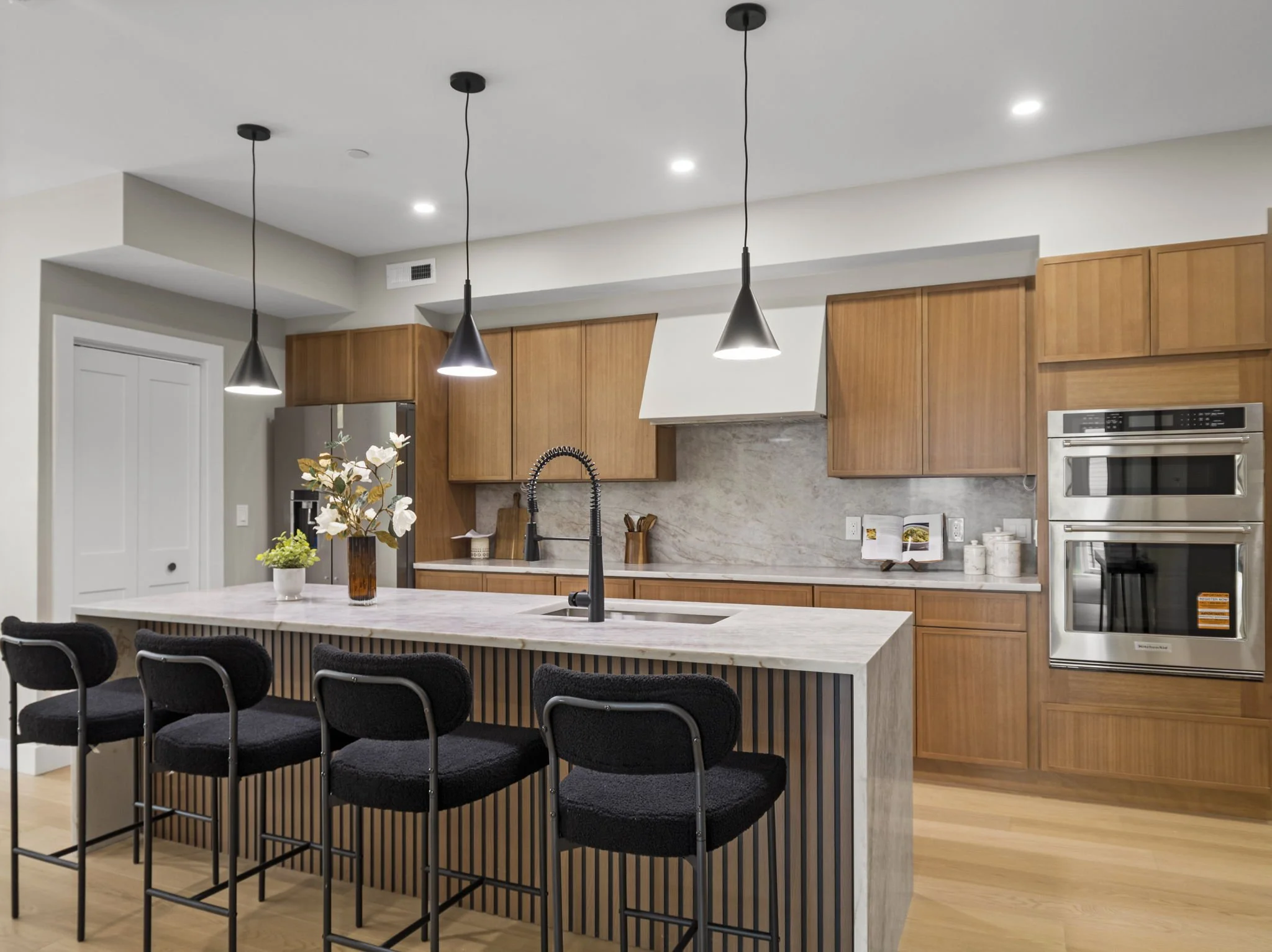 81-web-or-mls-106 Bunker Hill St 3R Boston MA 7.jpg