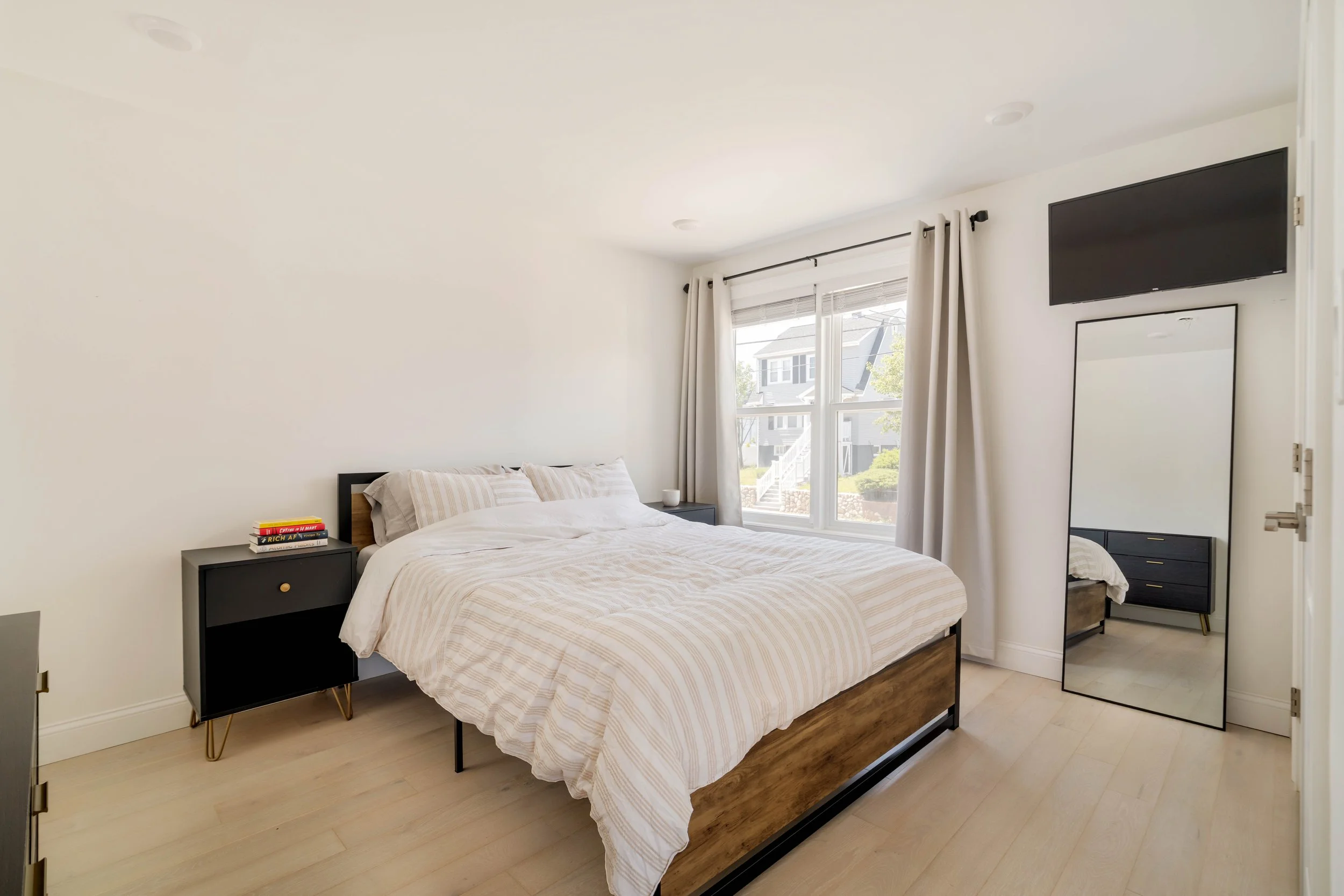 Primary Bed & Bath-01771.jpg