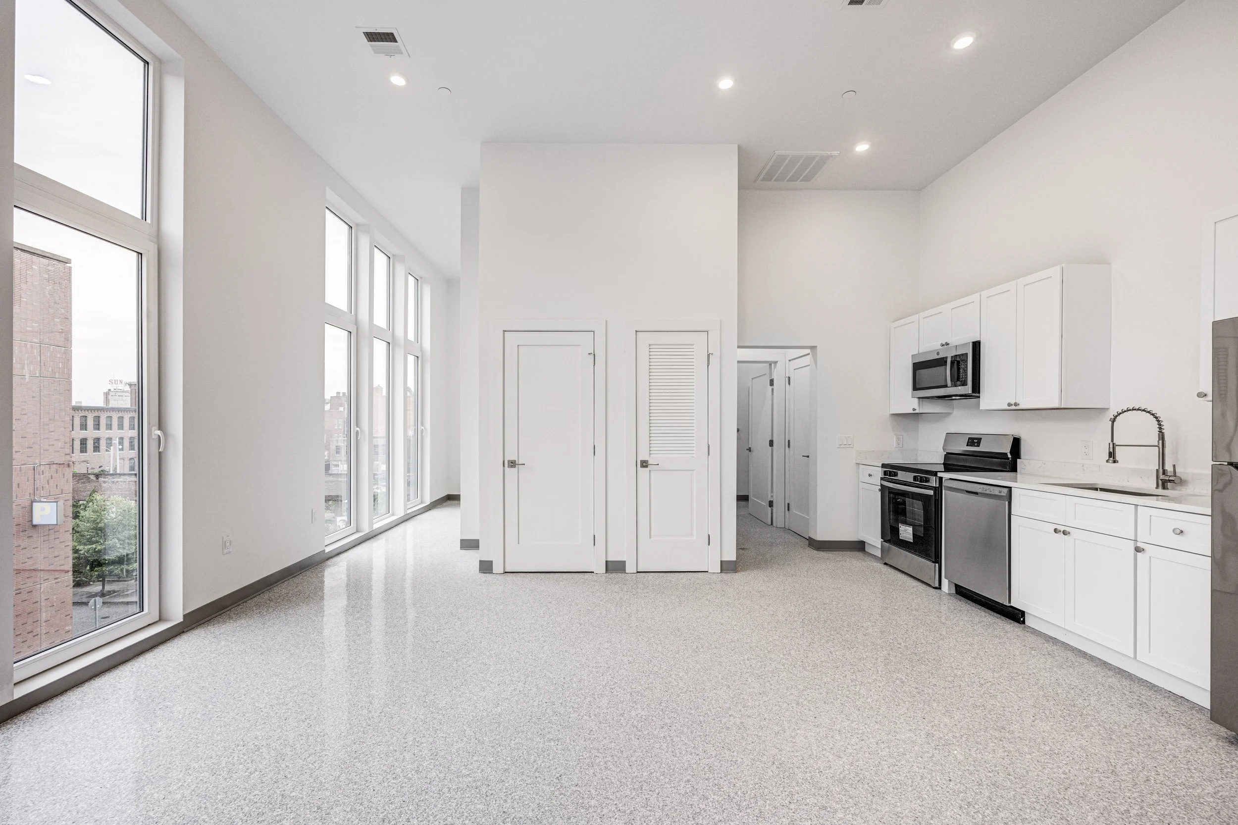Copy of 80 Middlesex St. 302 Studio-15.jpg
