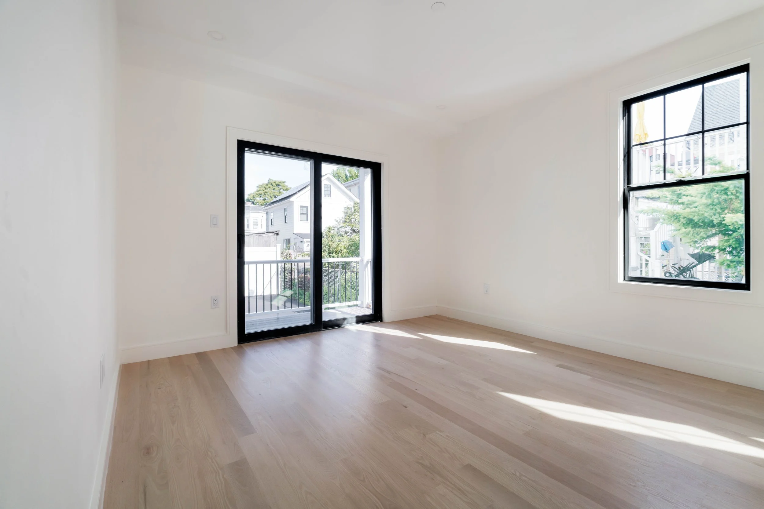 Primary Bed & Bath-05713.jpg