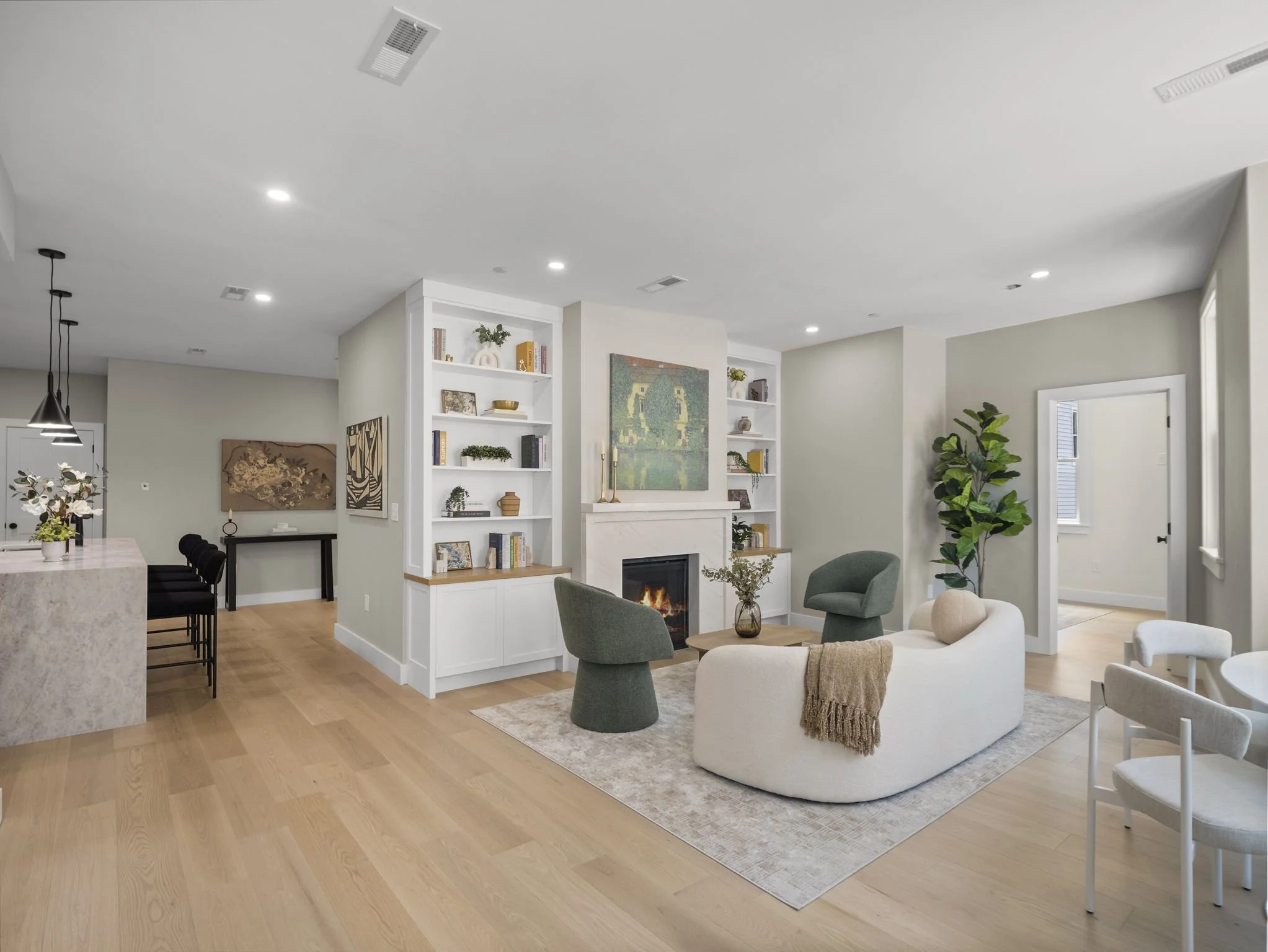 97-web-or-mls-106 Bunker Hill St 3R Boston MA 23.jpg