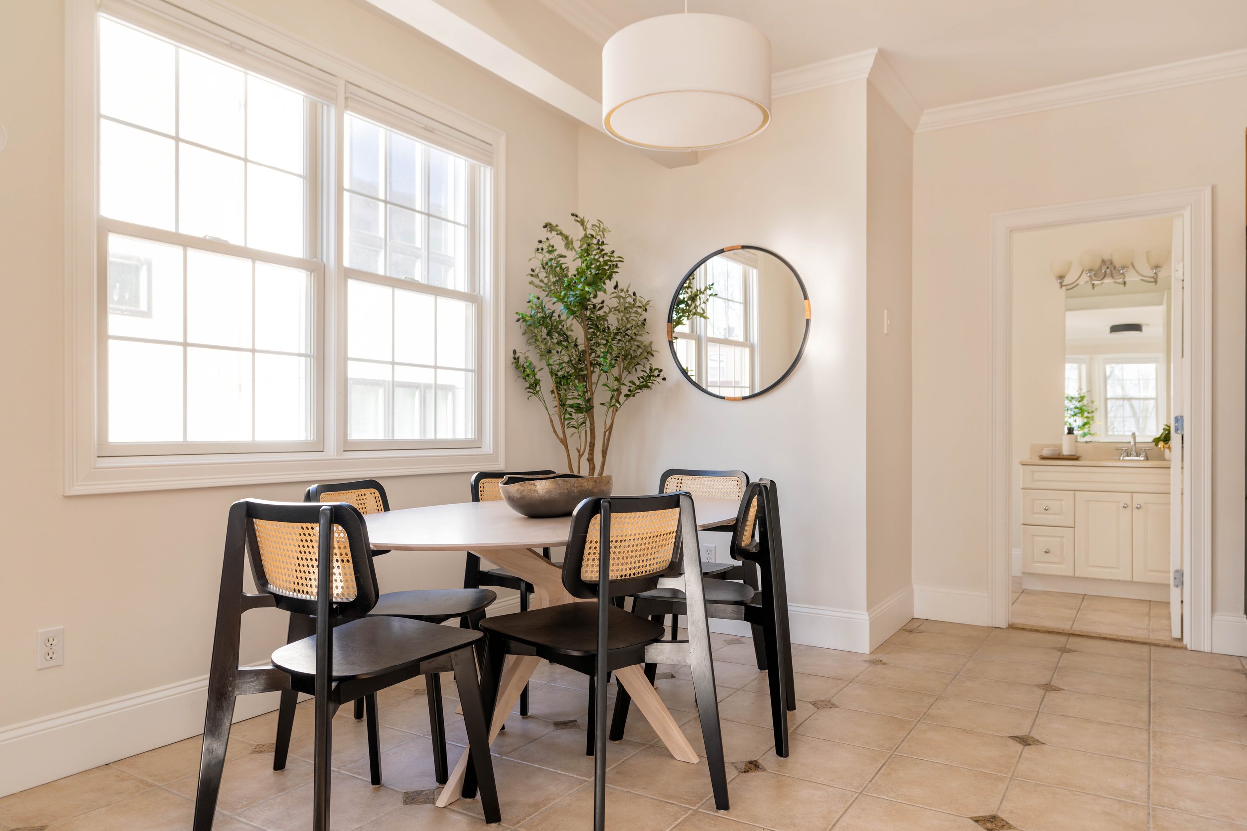 Dining Area-06111.jpg