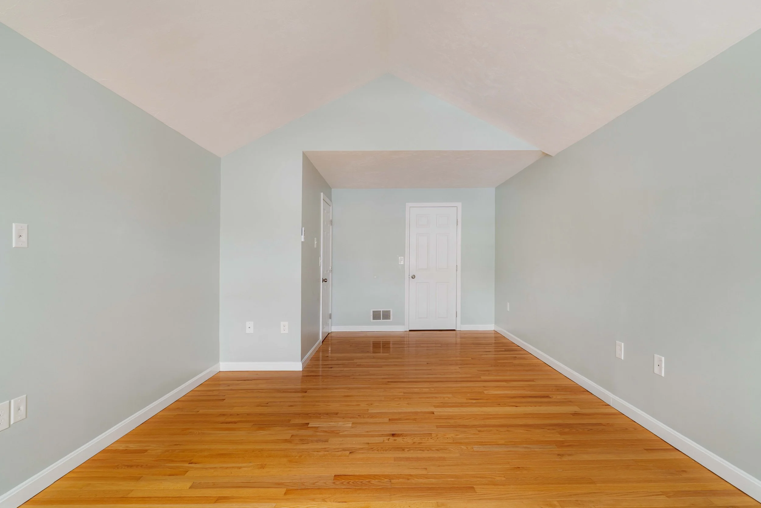 Primary Bedroom-00412.jpg