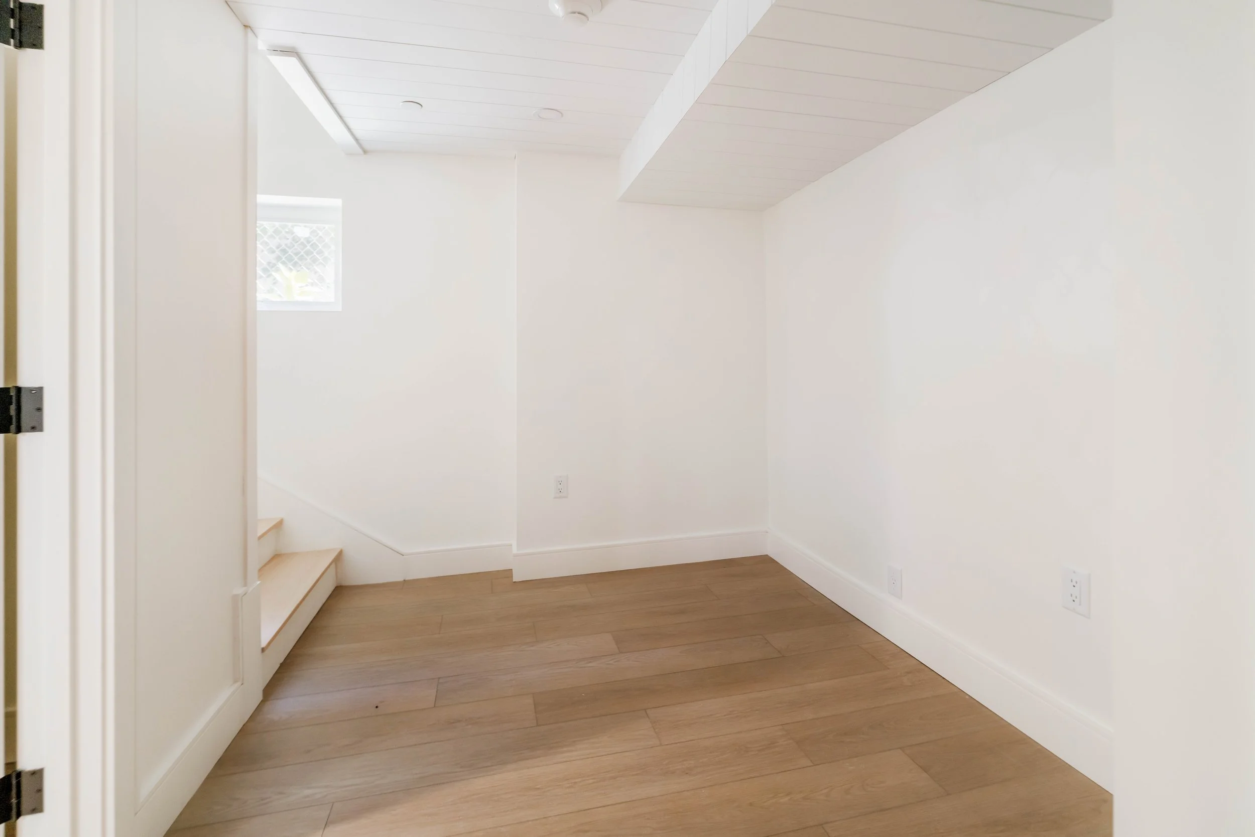 Lower Level-09213.jpg