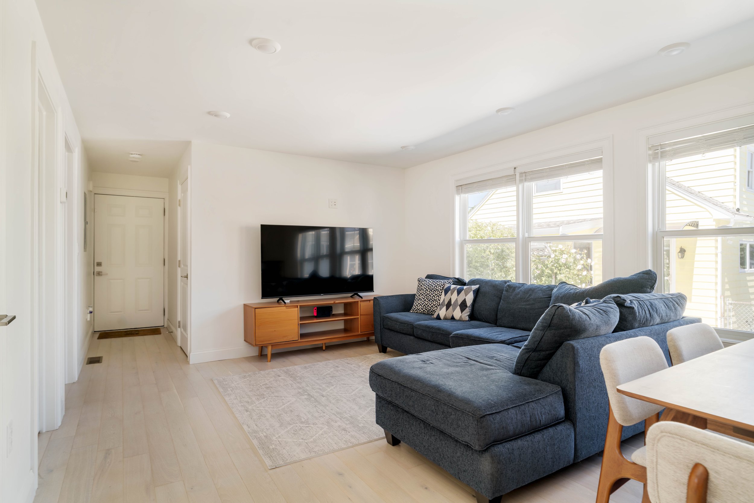 Living Room-01710.jpg