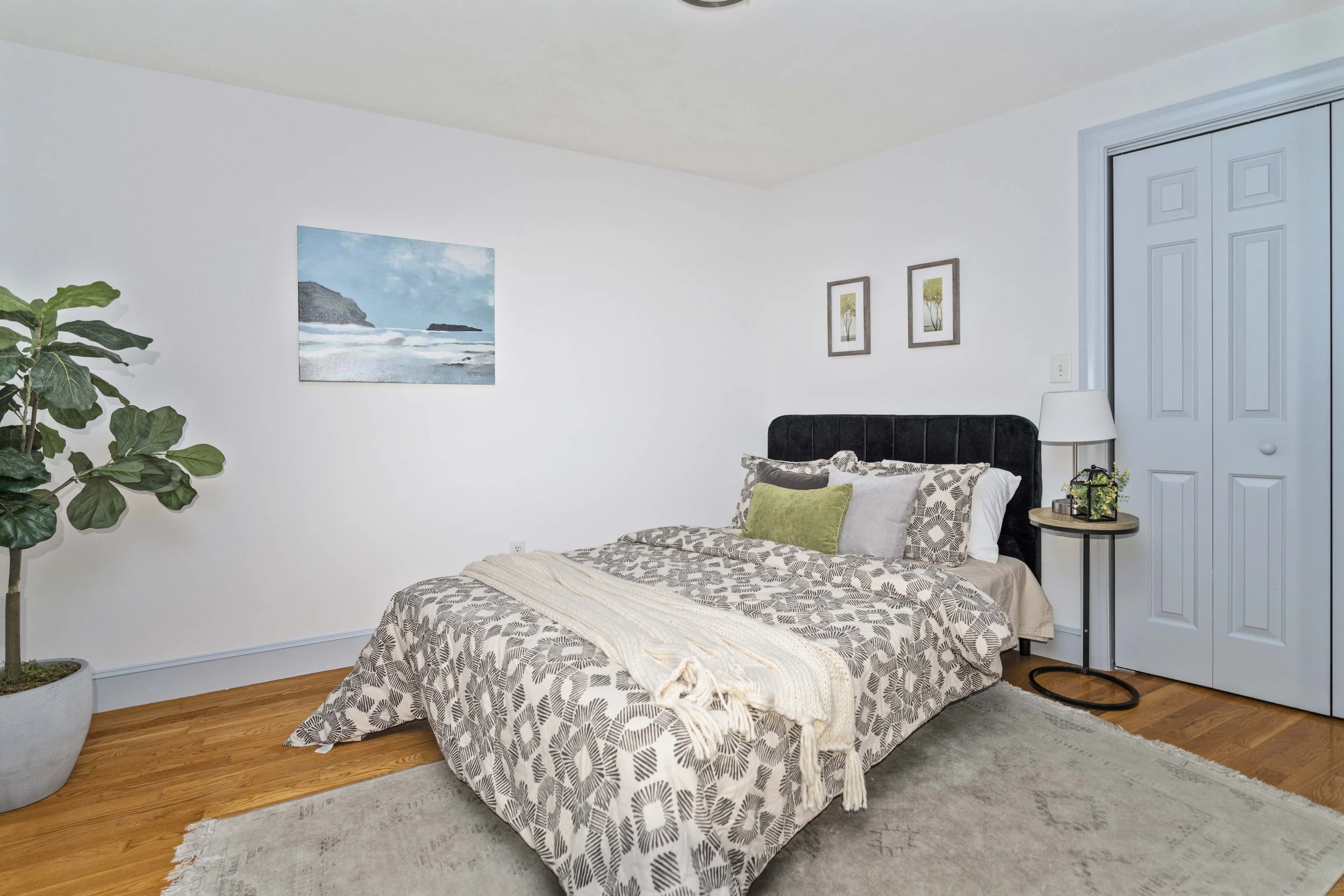 Bed 2.jpg