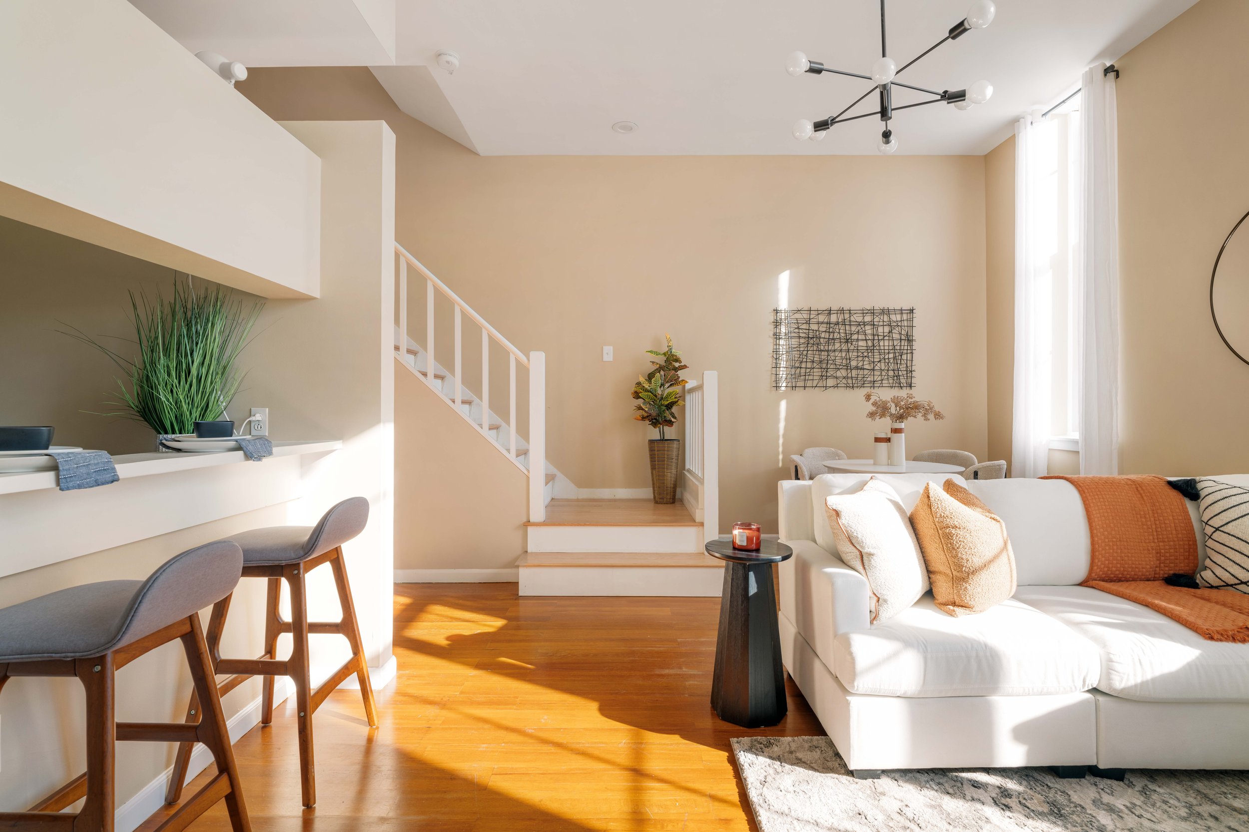 Living Room-04375.jpg