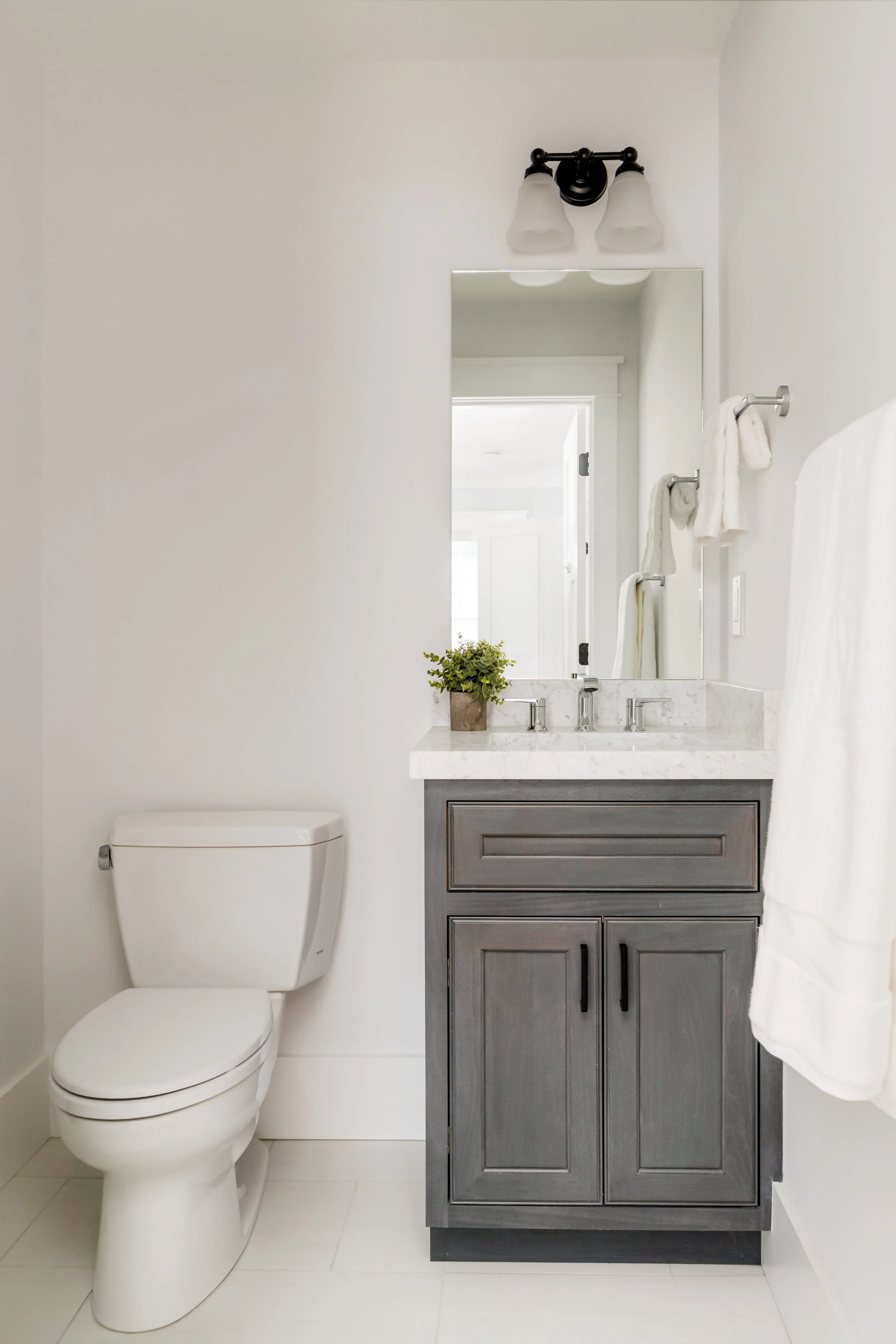 Bed  Bath 3-05125.jpg