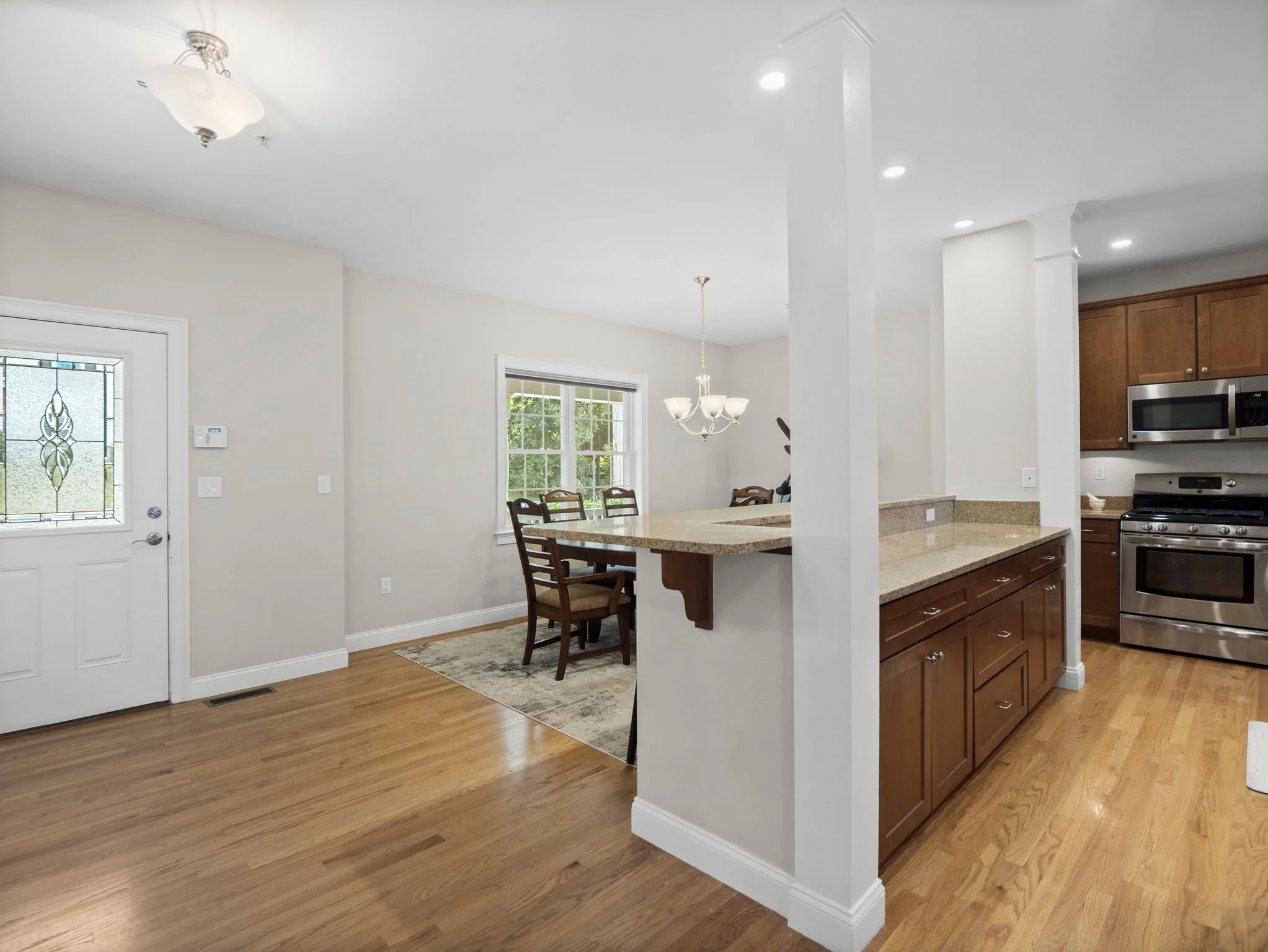 16-web-or-mls-262 Winn St B Burlington MA 15.jpg