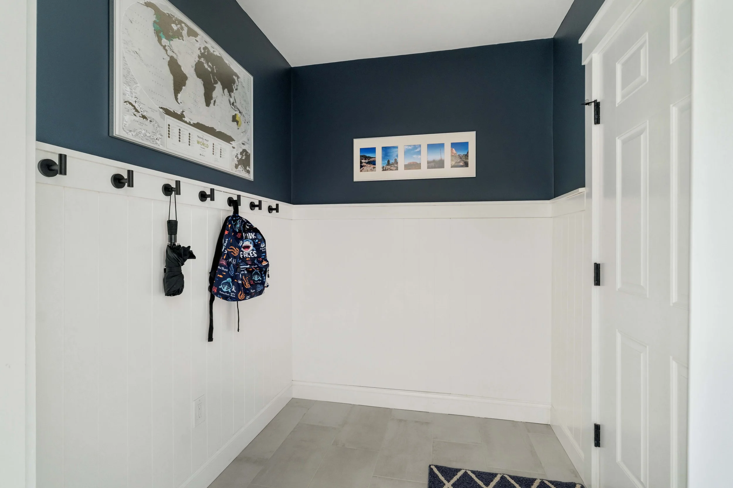 MUDROOM.jpg