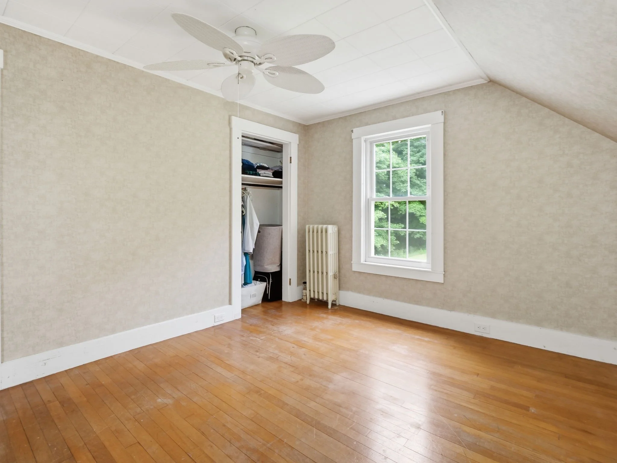 31-web-or-mls-98_Walnut_St_North_Brookfield_MA_033.jpg