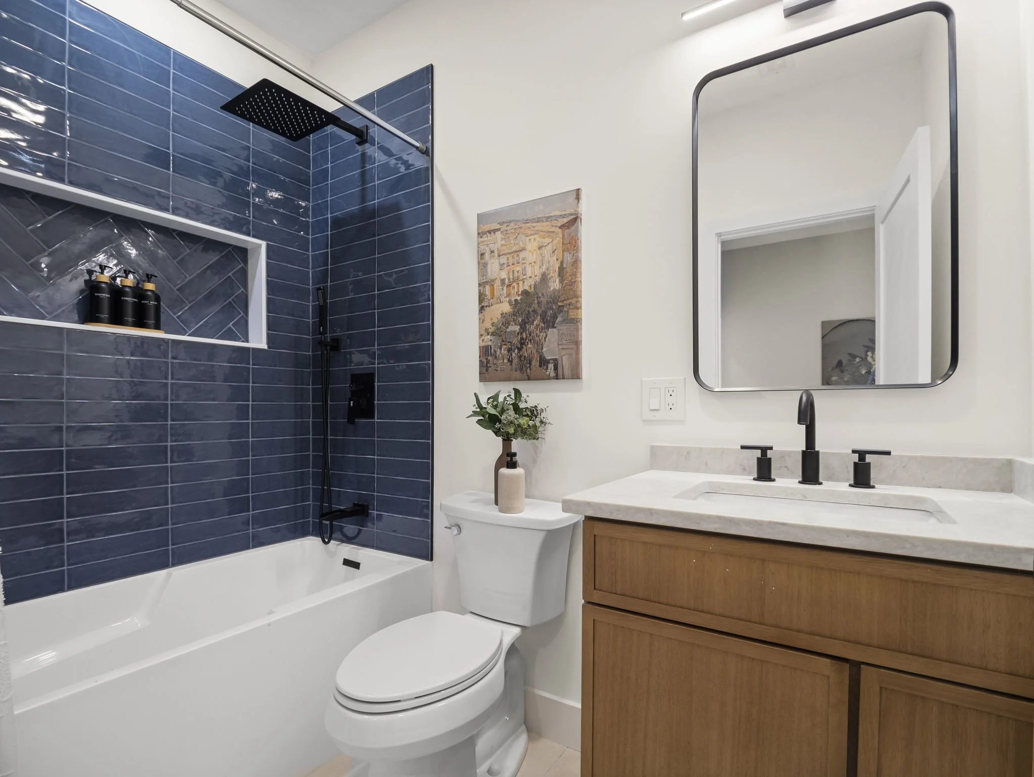 84-web-or-mls-106 Bunker Hill St 3R Boston MA 10.jpg