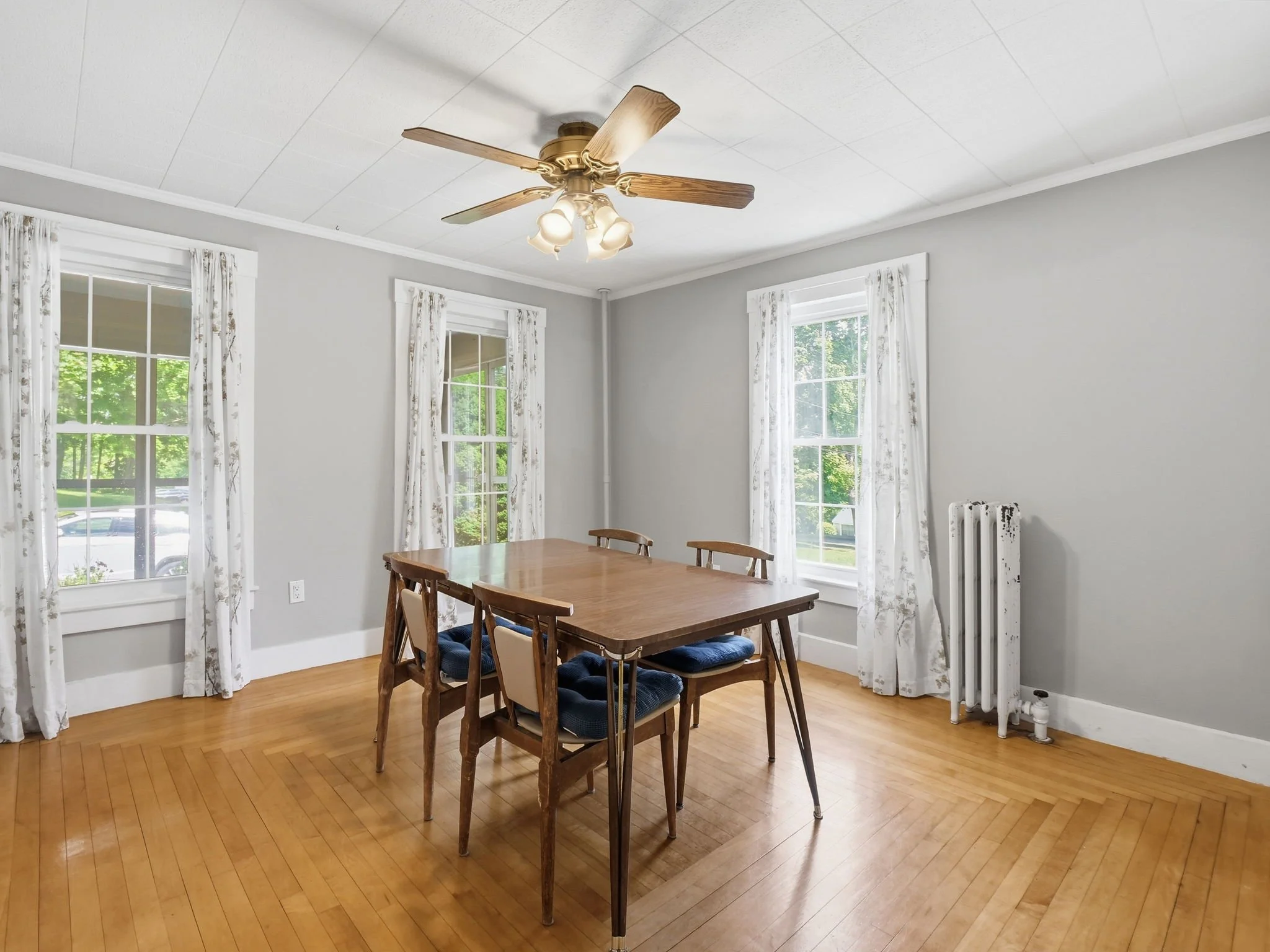 9-web-or-mls-98_Walnut_St_North_Brookfield_MA_001.jpg