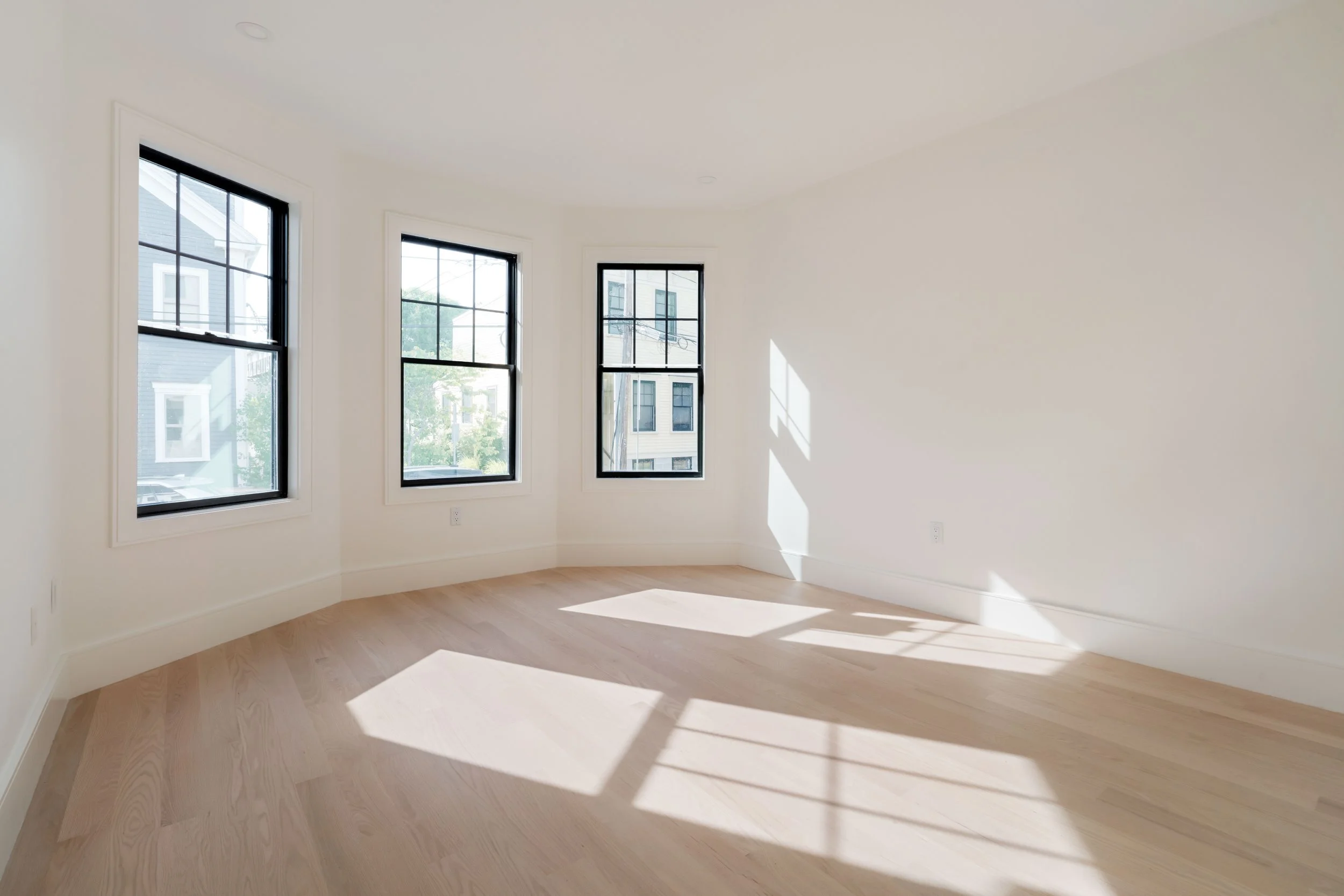 Bedroom 1-05665.jpg