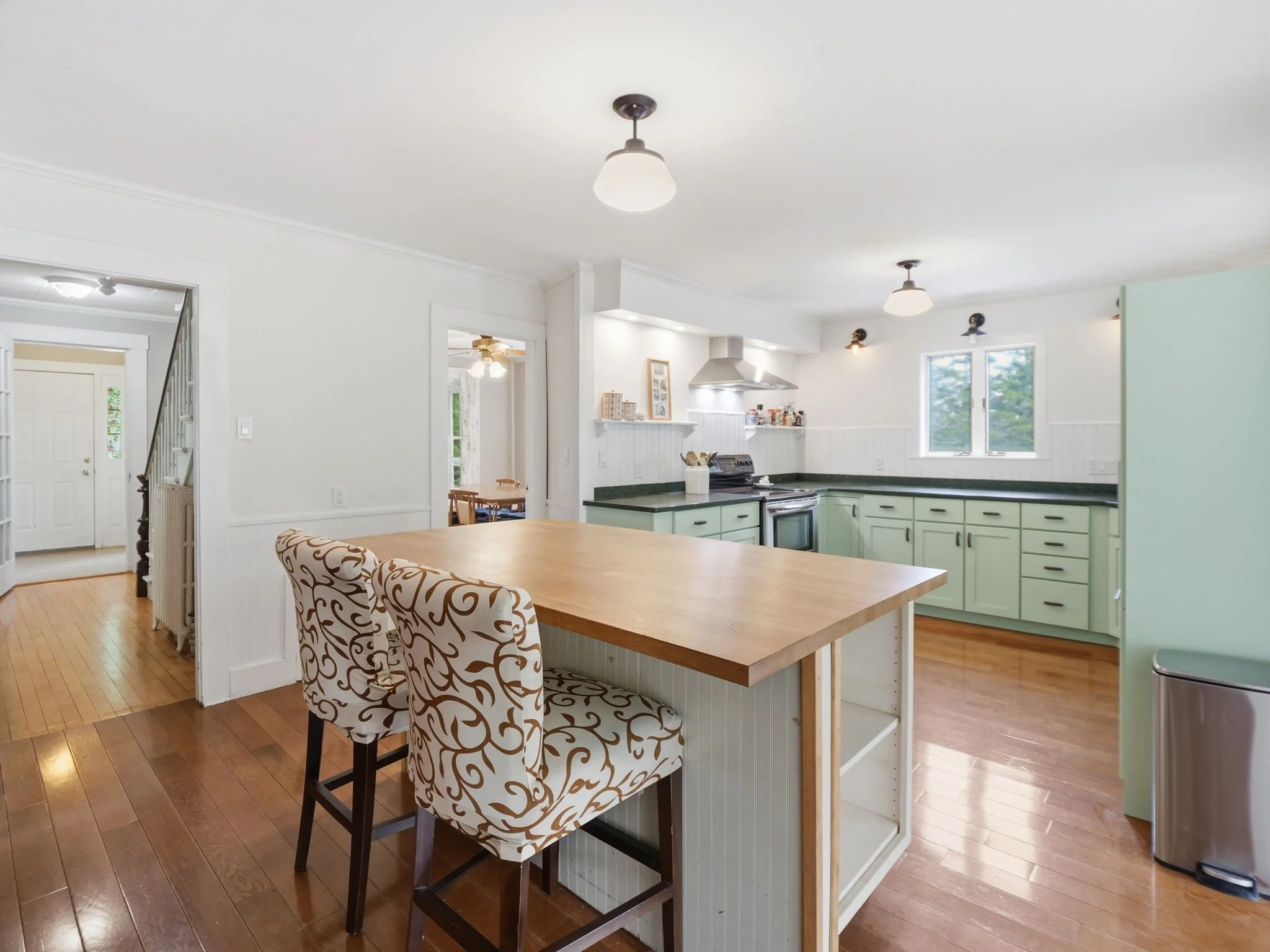 18-web-or-mls-98_Walnut_St_North_Brookfield_MA_013.jpg