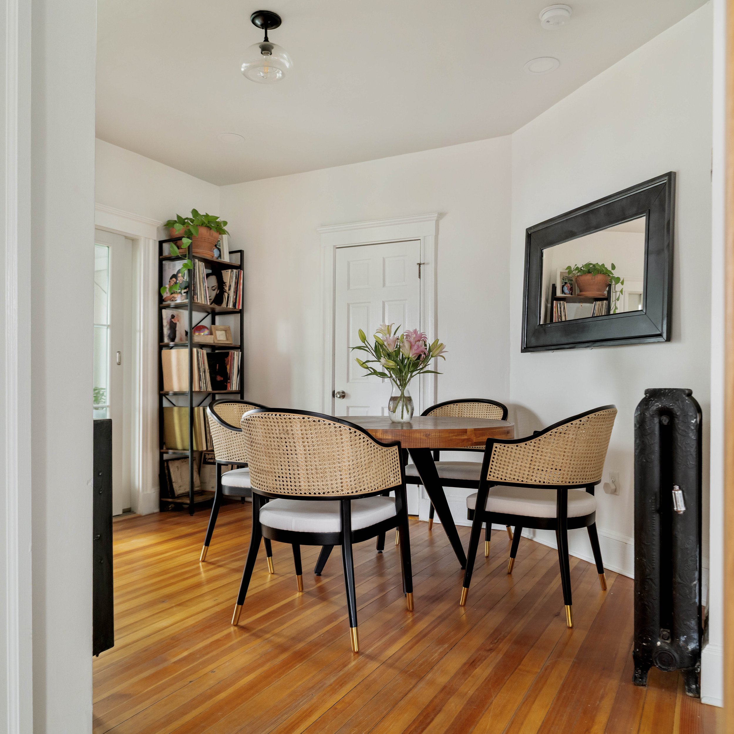 Dining Room-00332.jpg