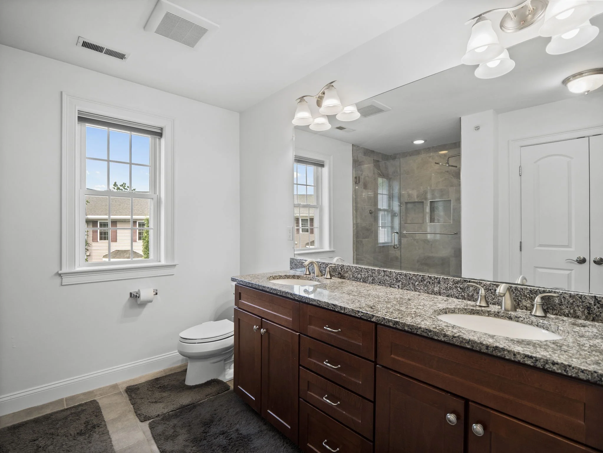 27-web-or-mls-262 Winn St B Burlington MA 27.jpg