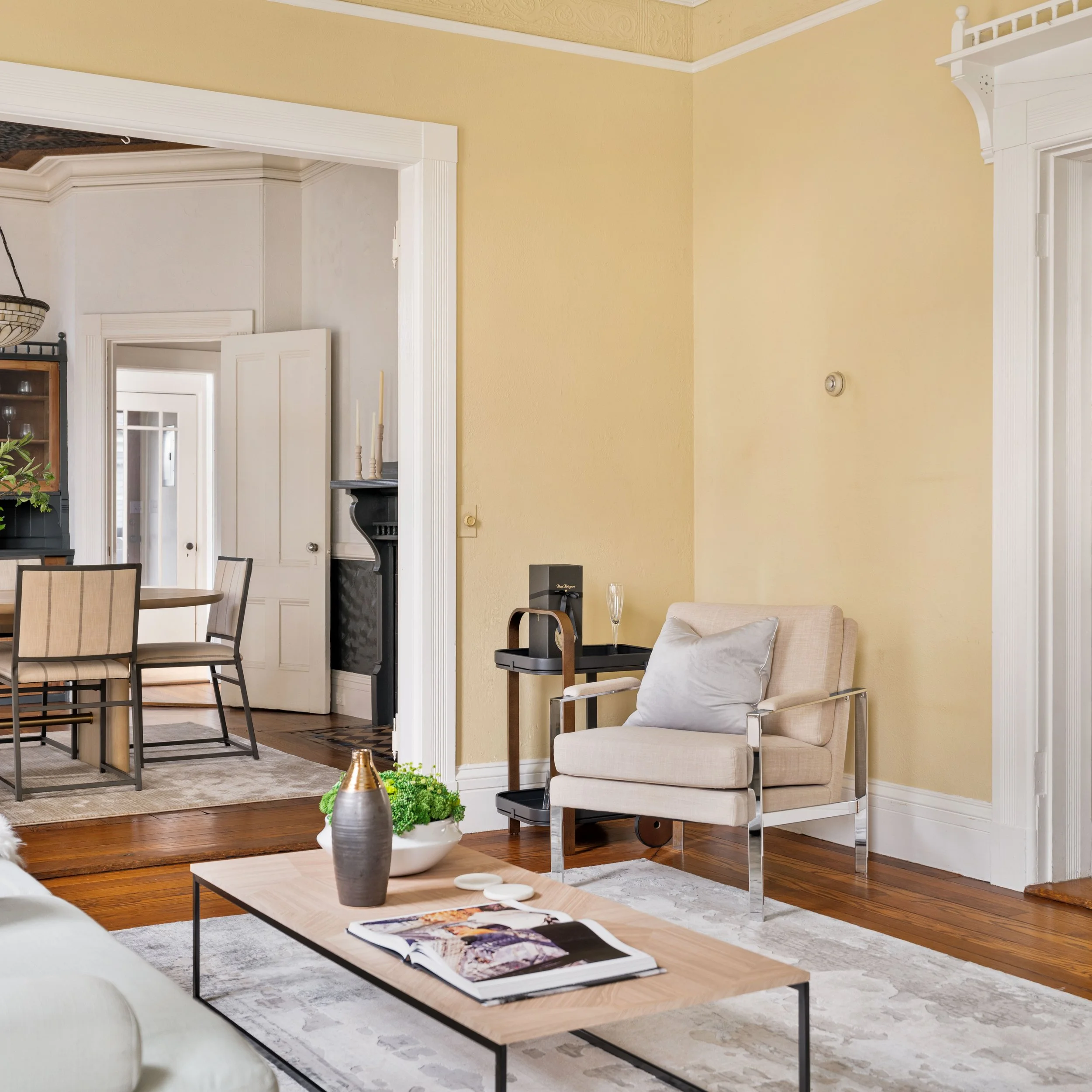 Living Room-8.jpg