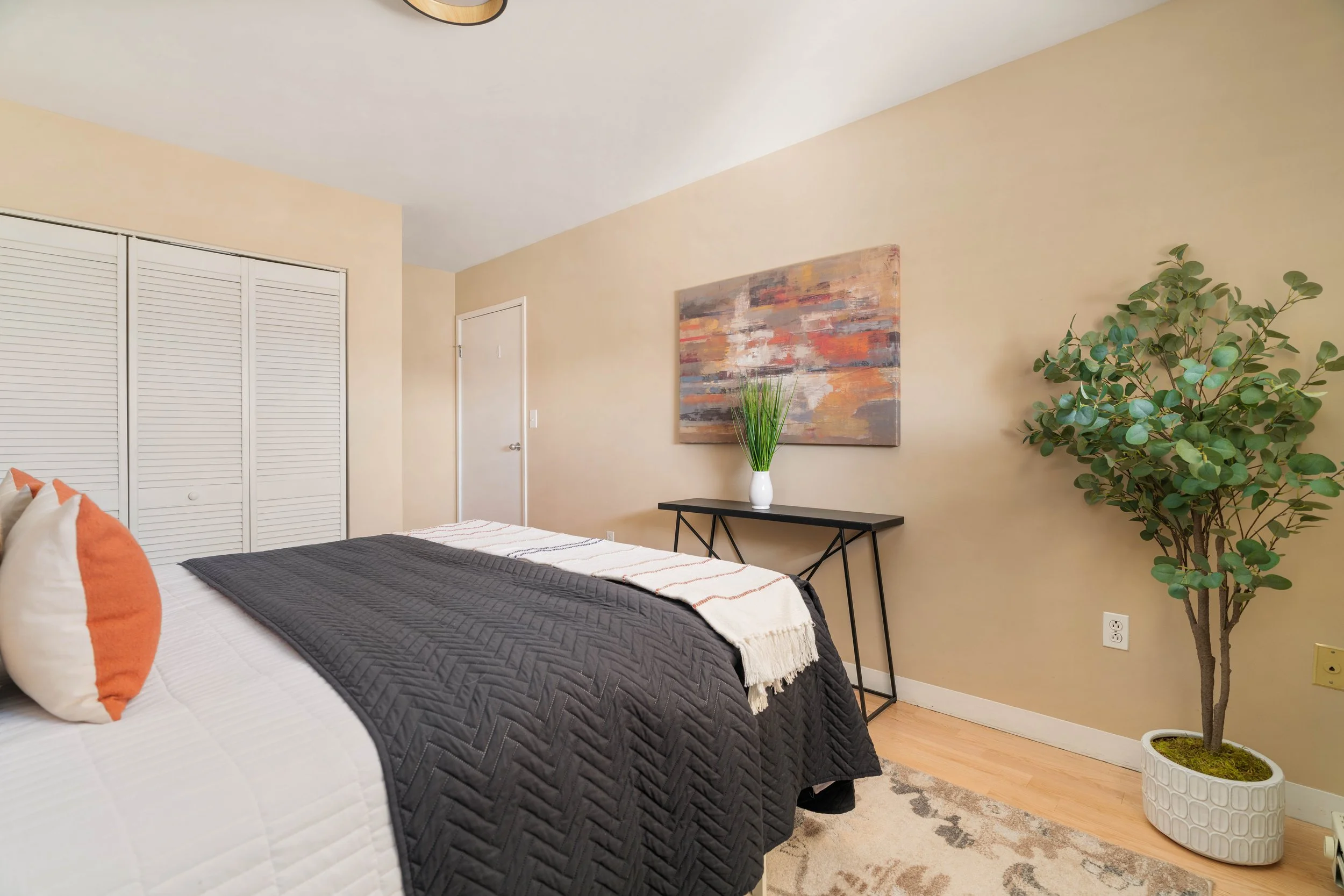 Primary Bed-04418.jpg