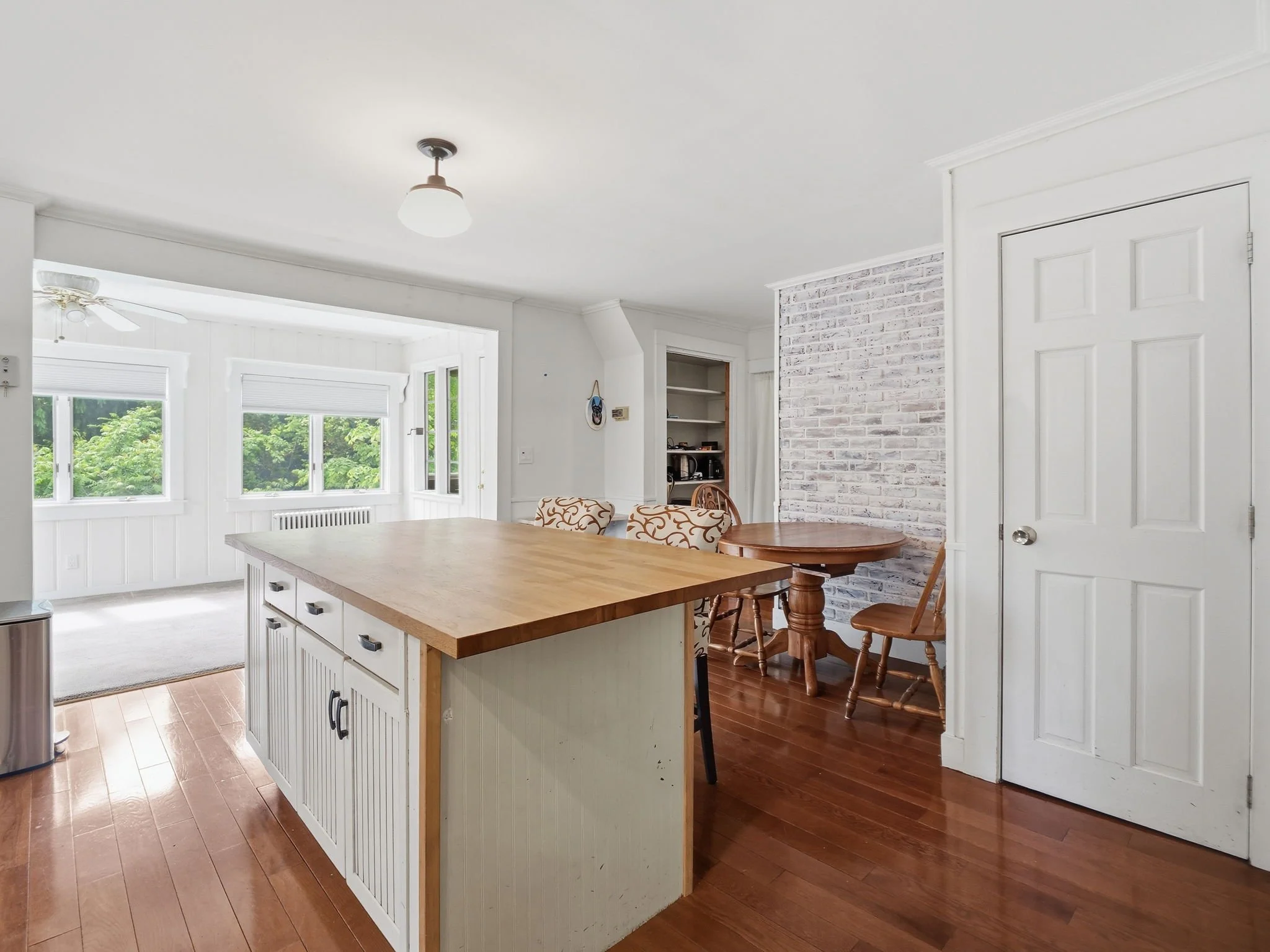 16-web-or-mls-98_Walnut_St_North_Brookfield_MA_011.jpg