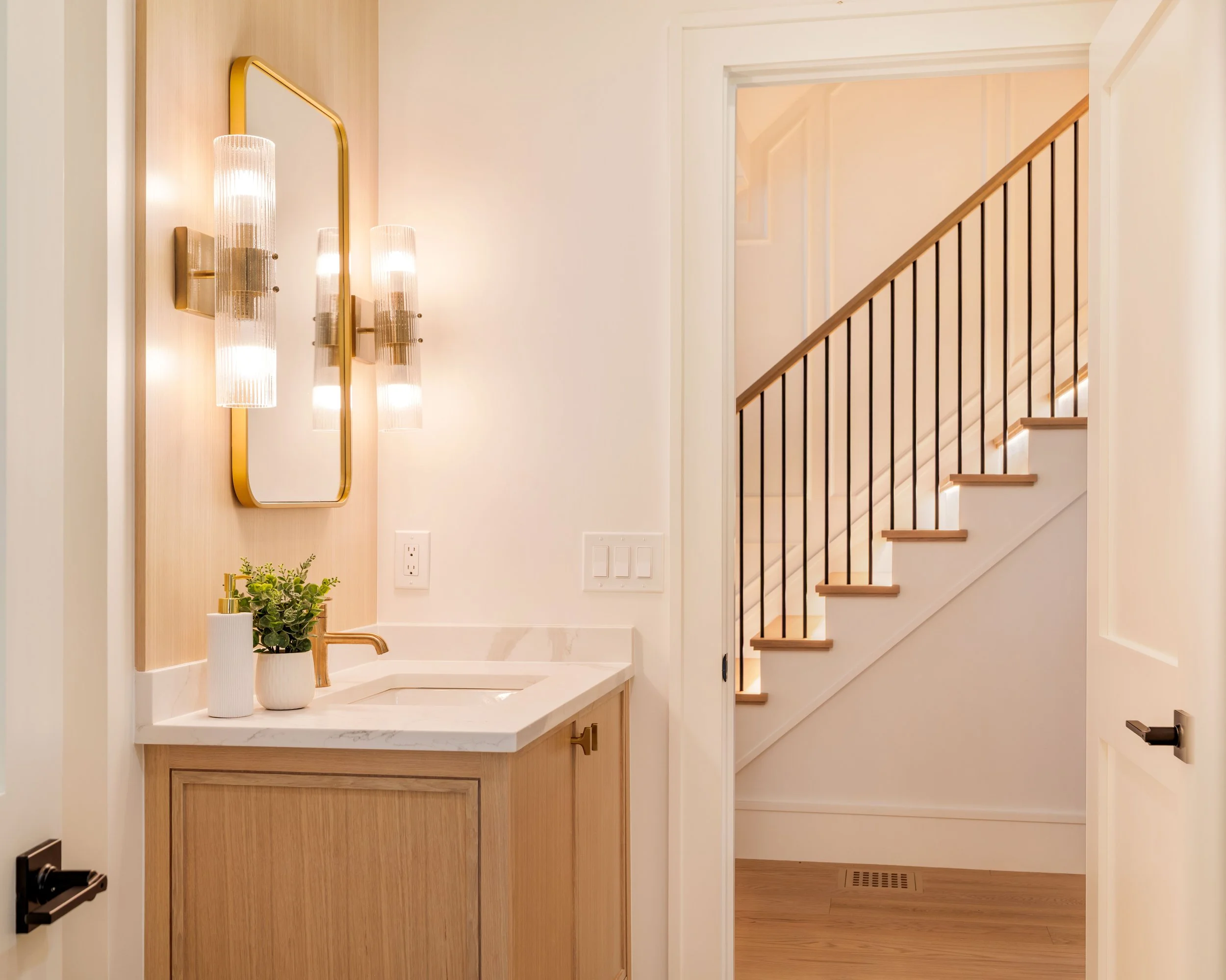 Bath 1st FL-01611.jpg