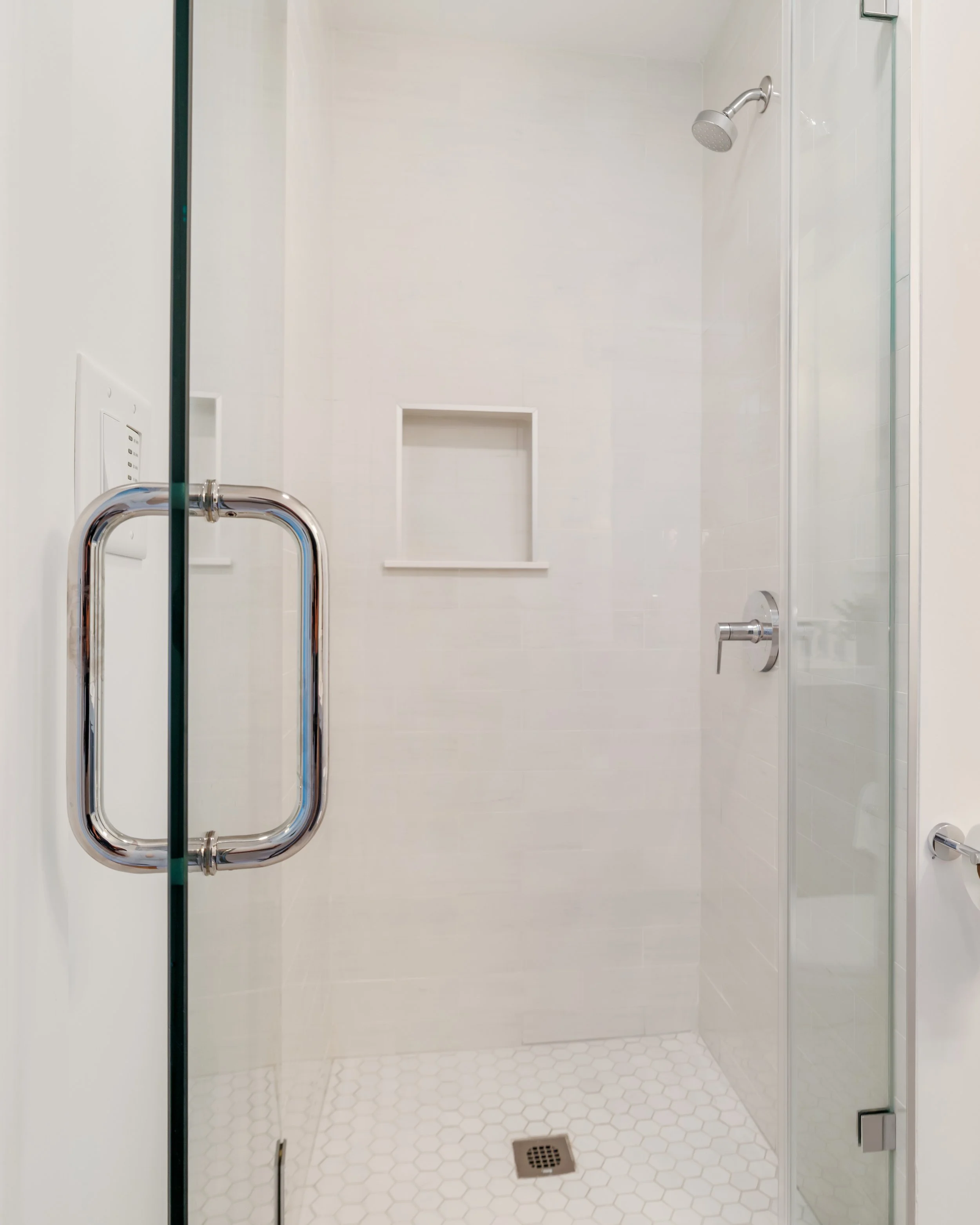 Bed  Bath 3-05133.jpg