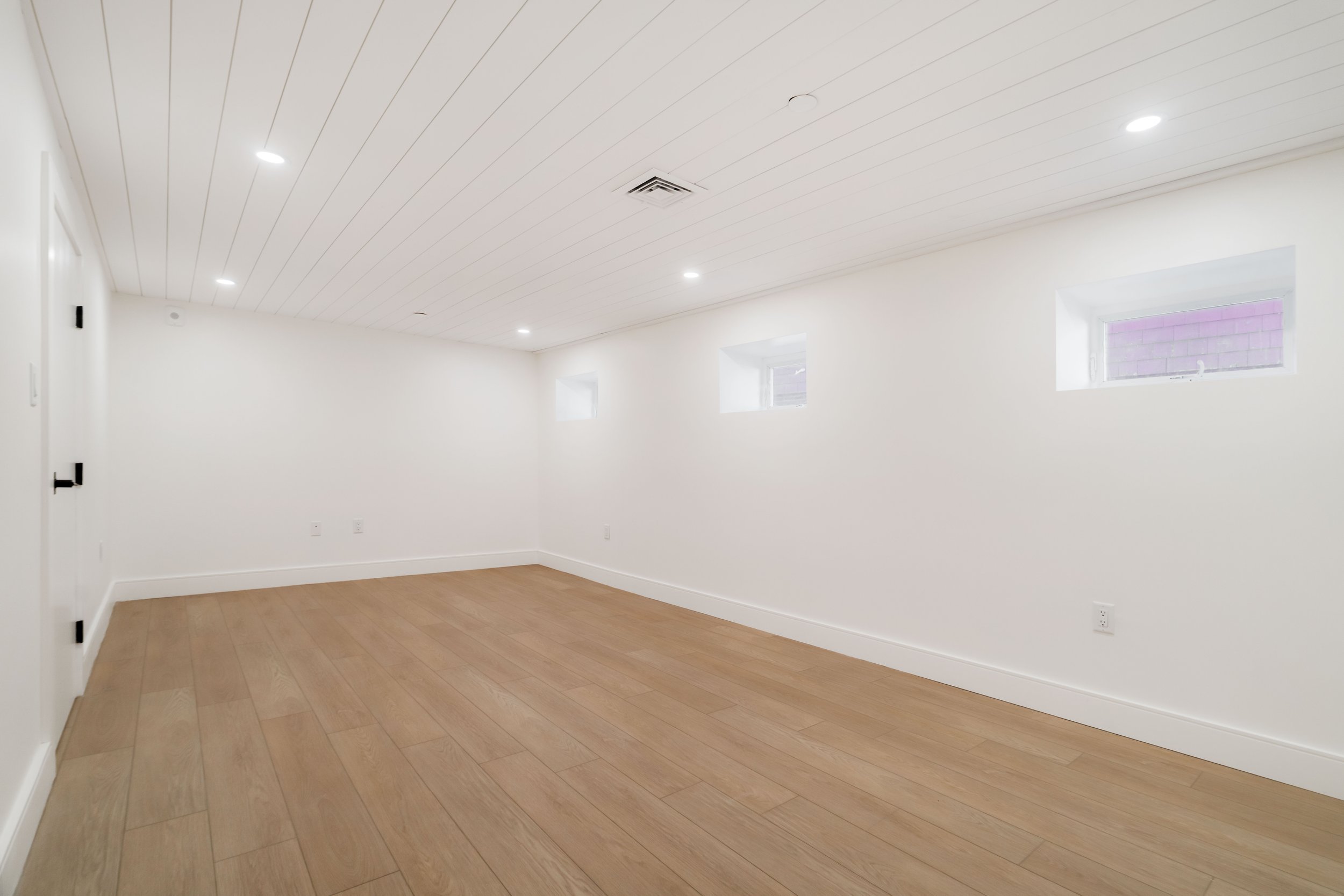 Lower Level-09232.jpg