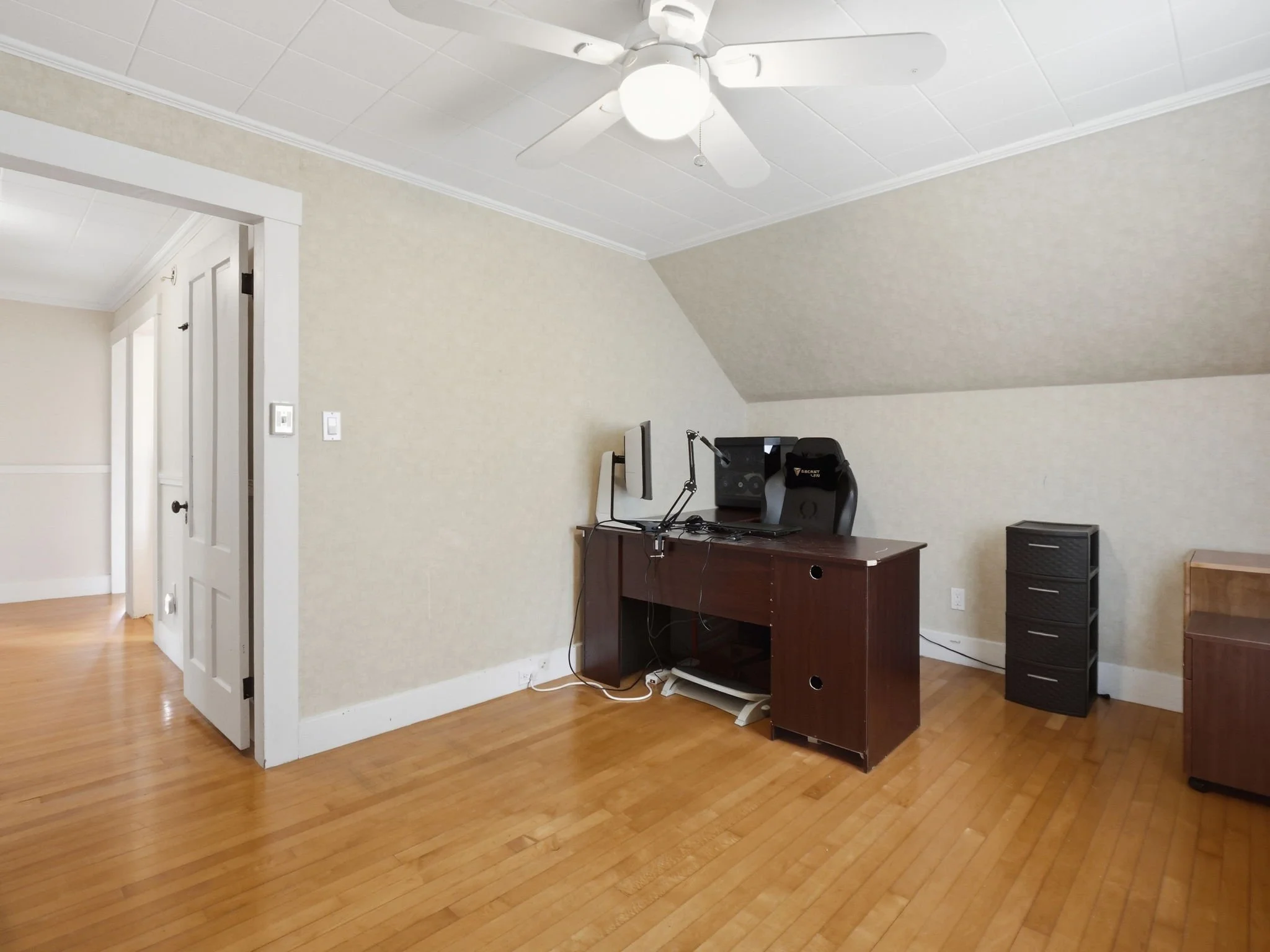 28-web-or-mls-98_Walnut_St_North_Brookfield_MA_030.jpg