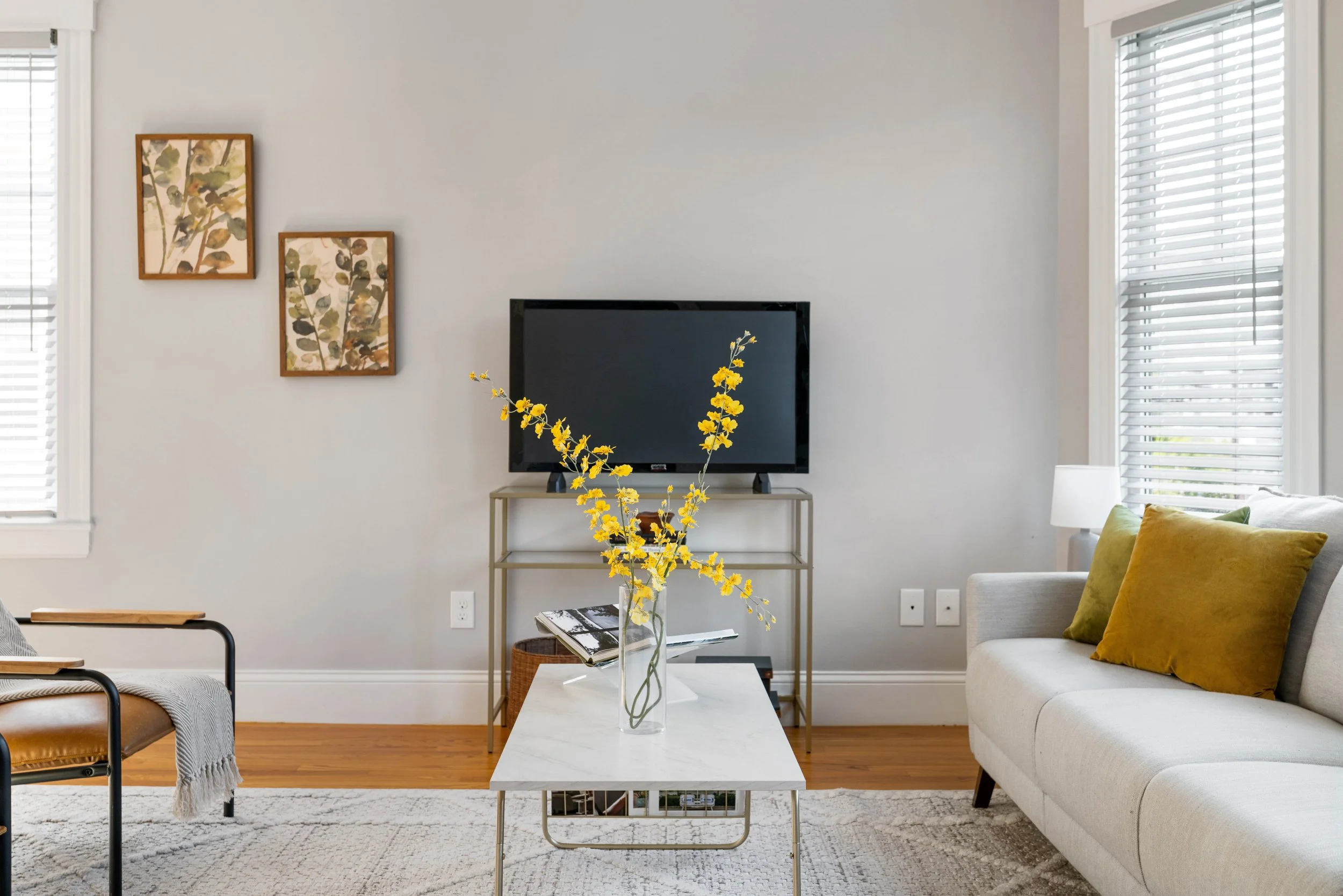 Living Room-10.jpg