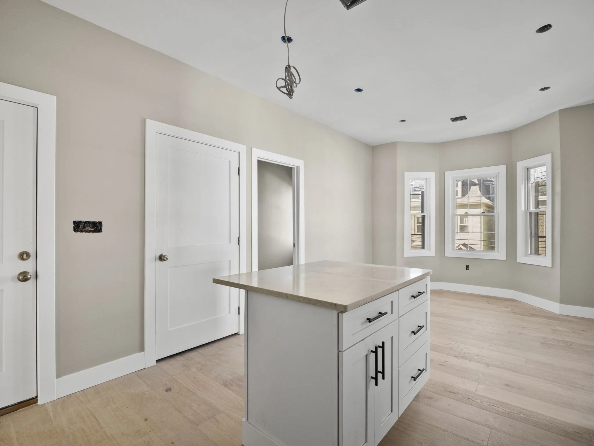 8-web-or-mls-350 Windsor St Unit 2 Cambridge MA 8.jpg